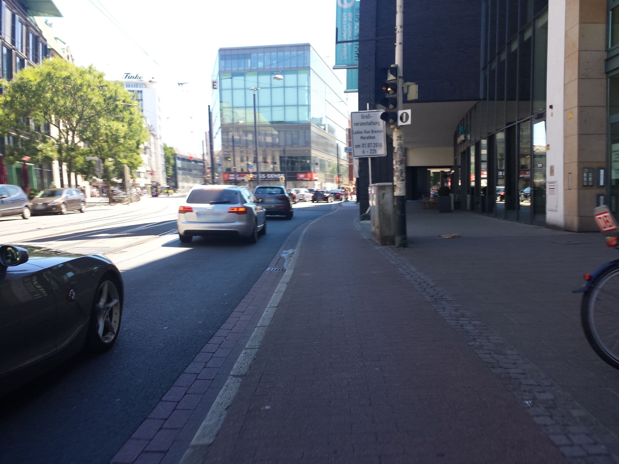 Street view near Motel One, Bremen — © hubert87 (CC BY-SA · Mapillary)