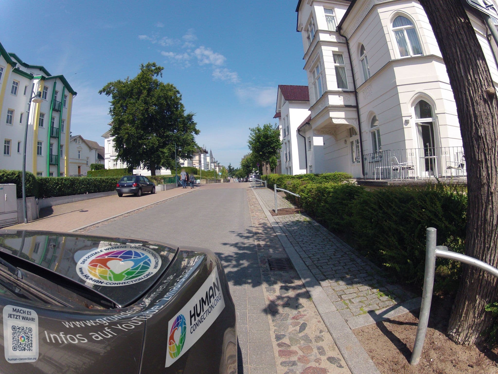 Street view near Schloss Hohenzollern, Seebad Heringsdorf — © fahrradfahrer (CC BY-SA · Mapillary)