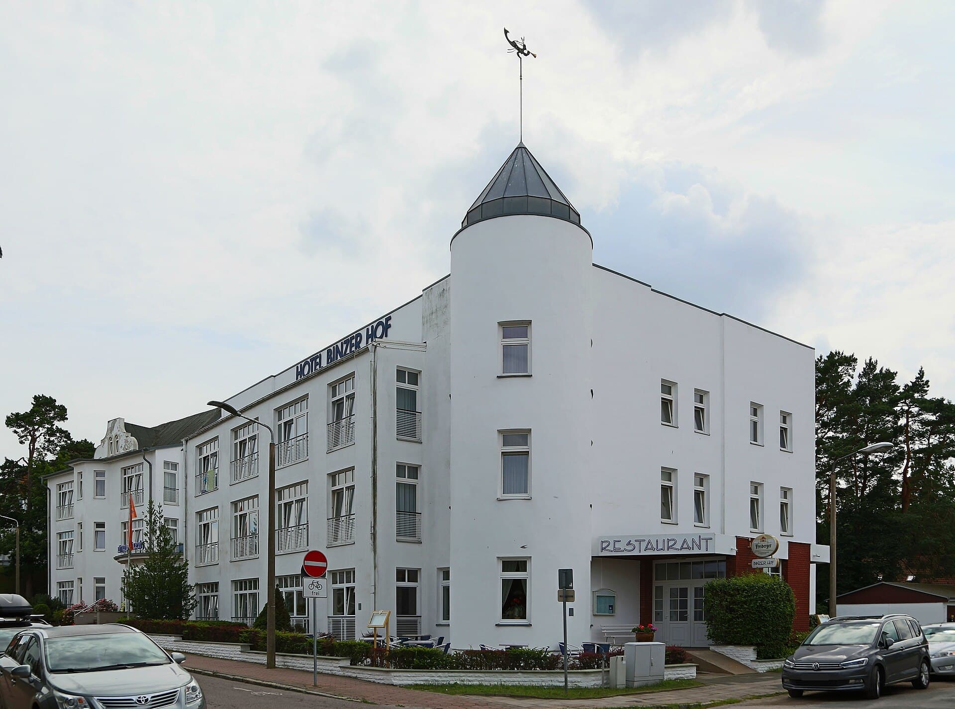 Binzer Hof (via Wikimedia Commons, CC BY-SA 4.0)