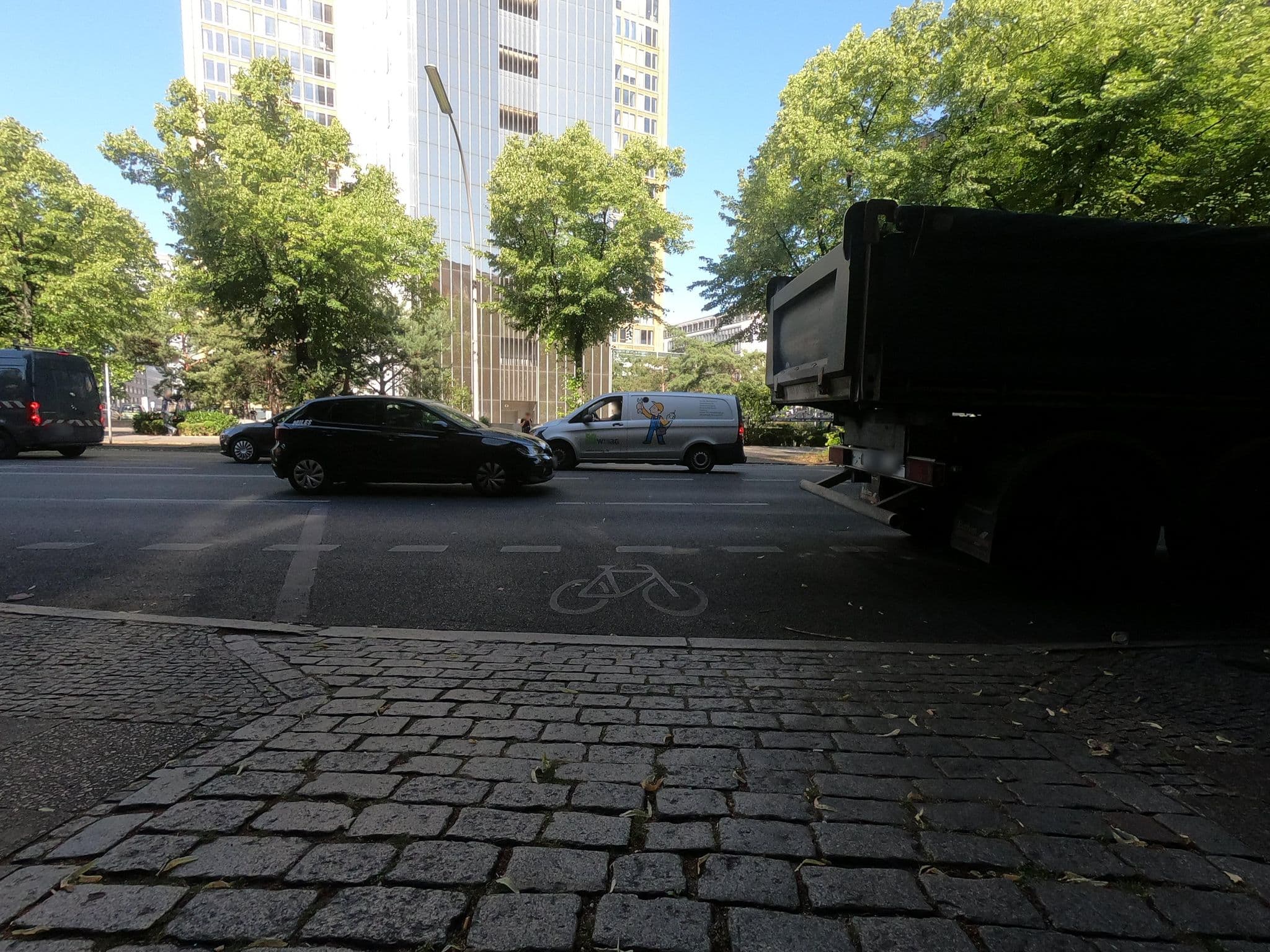 Street view near Tagungshaus Alte Feuerwache, Kreuzberg — © carlheinz (CC BY-SA · Mapillary)