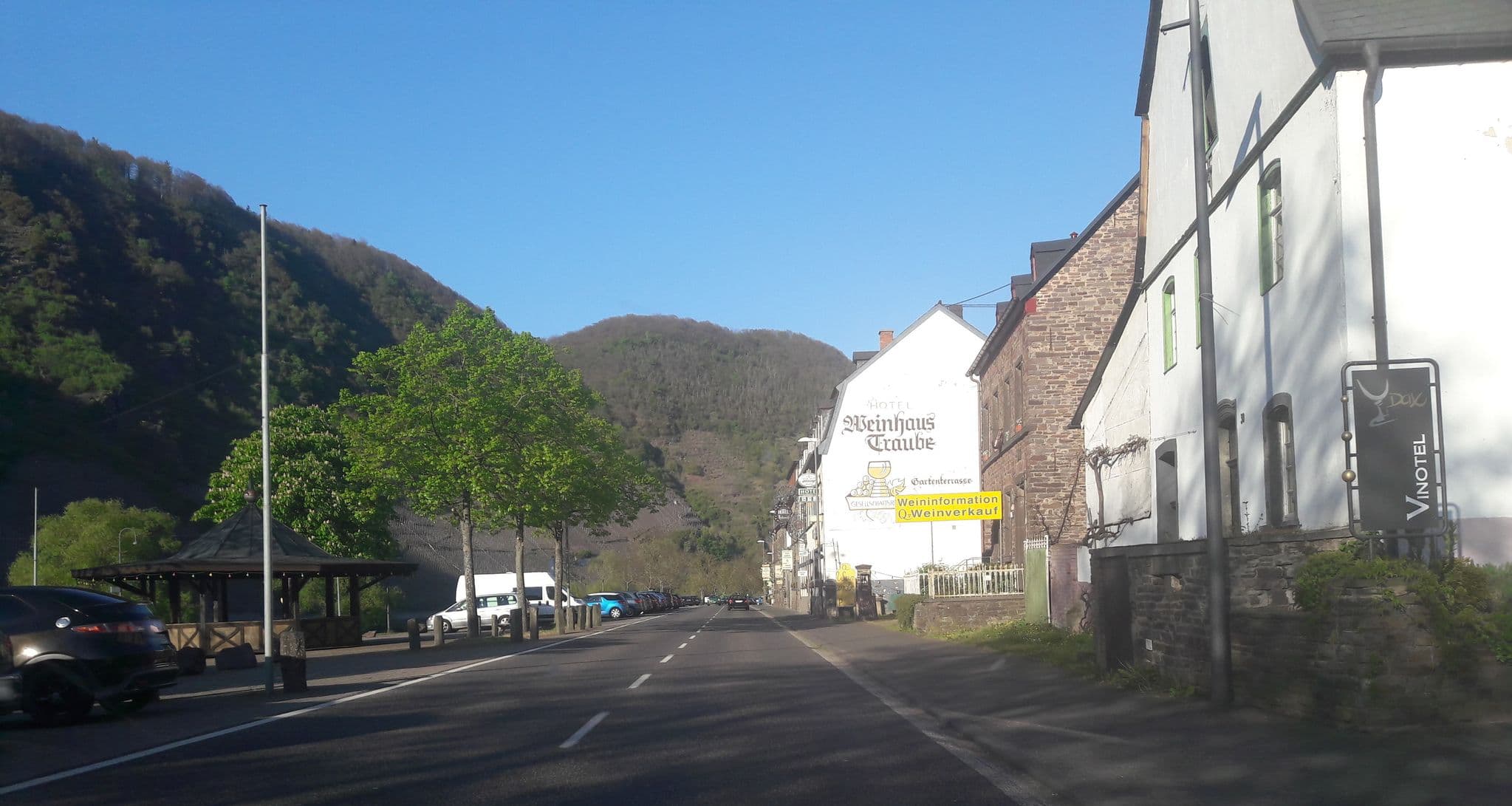 Street view near Dax' Vinotel, Bruttig-Fankel