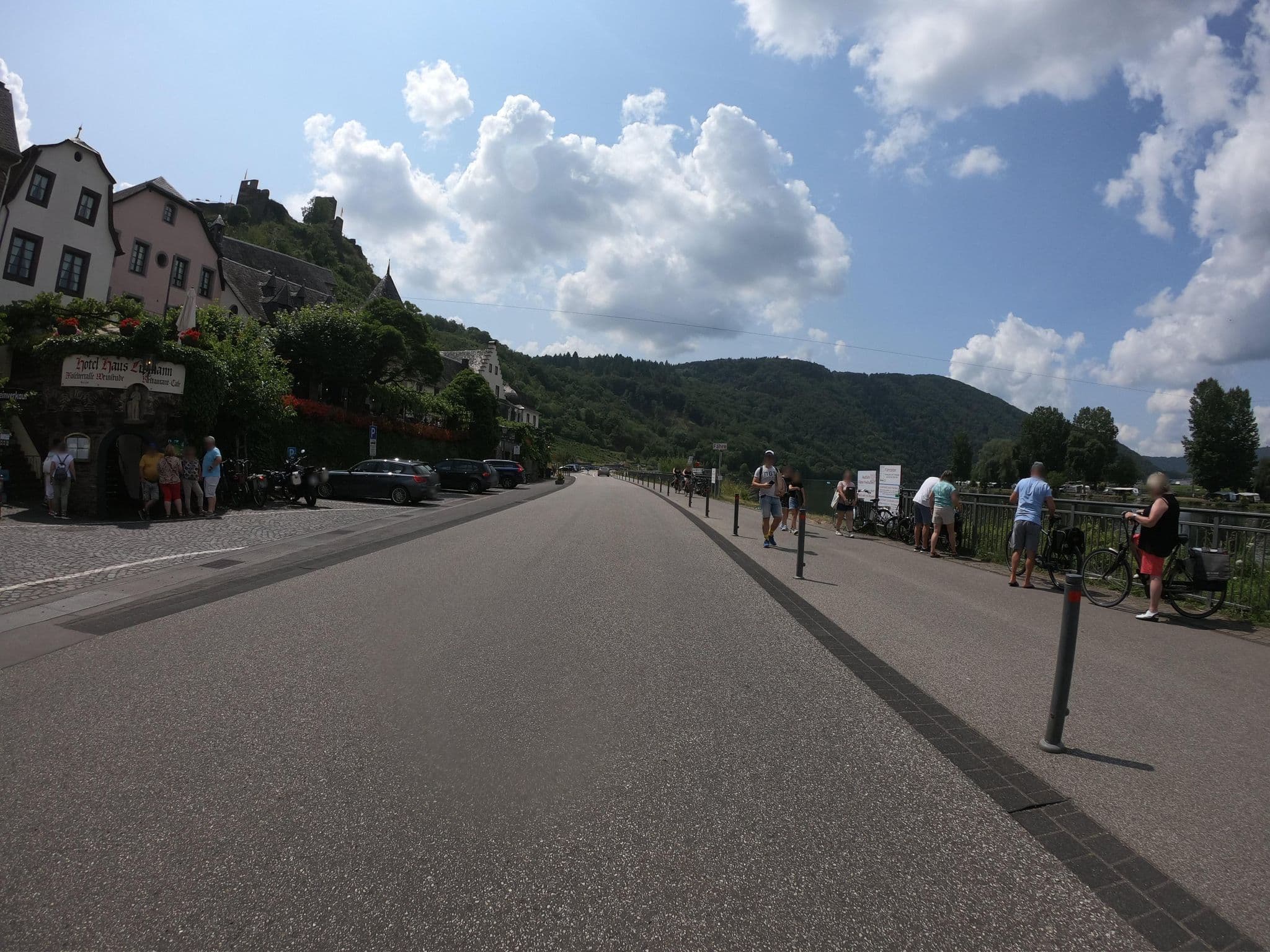 Street view near Haus Lipmann, Bruttig-Fankel — © joostjakob (CC BY-SA · Mapillary)