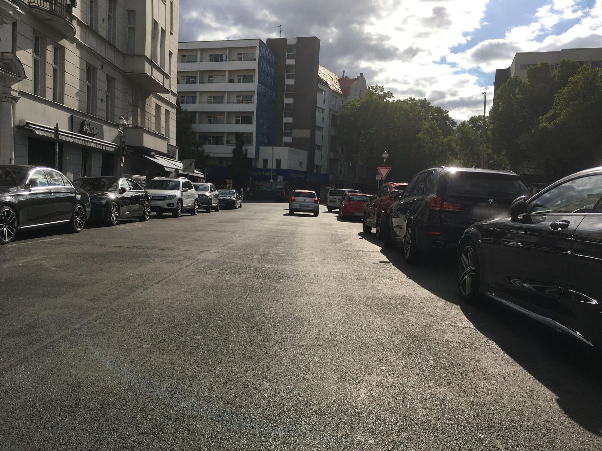 Street view near B&B Hôtel, Schöneberg — © carlheinz (CC BY-SA · Mapillary)