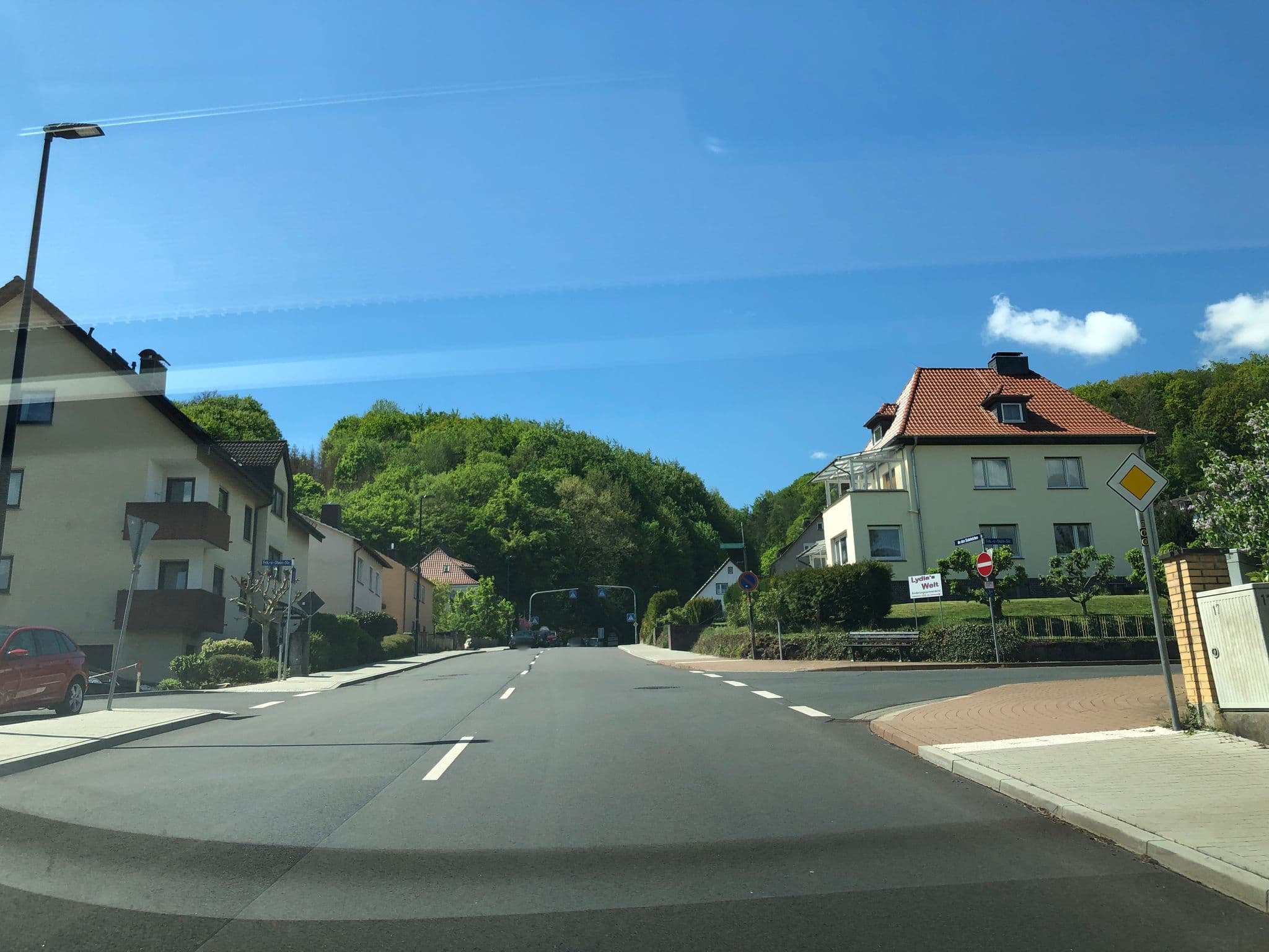 Street view near Haus Brunhilde, Bad Sooden-Allendorf — © rjrrjr3 (CC BY-SA · Mapillary)