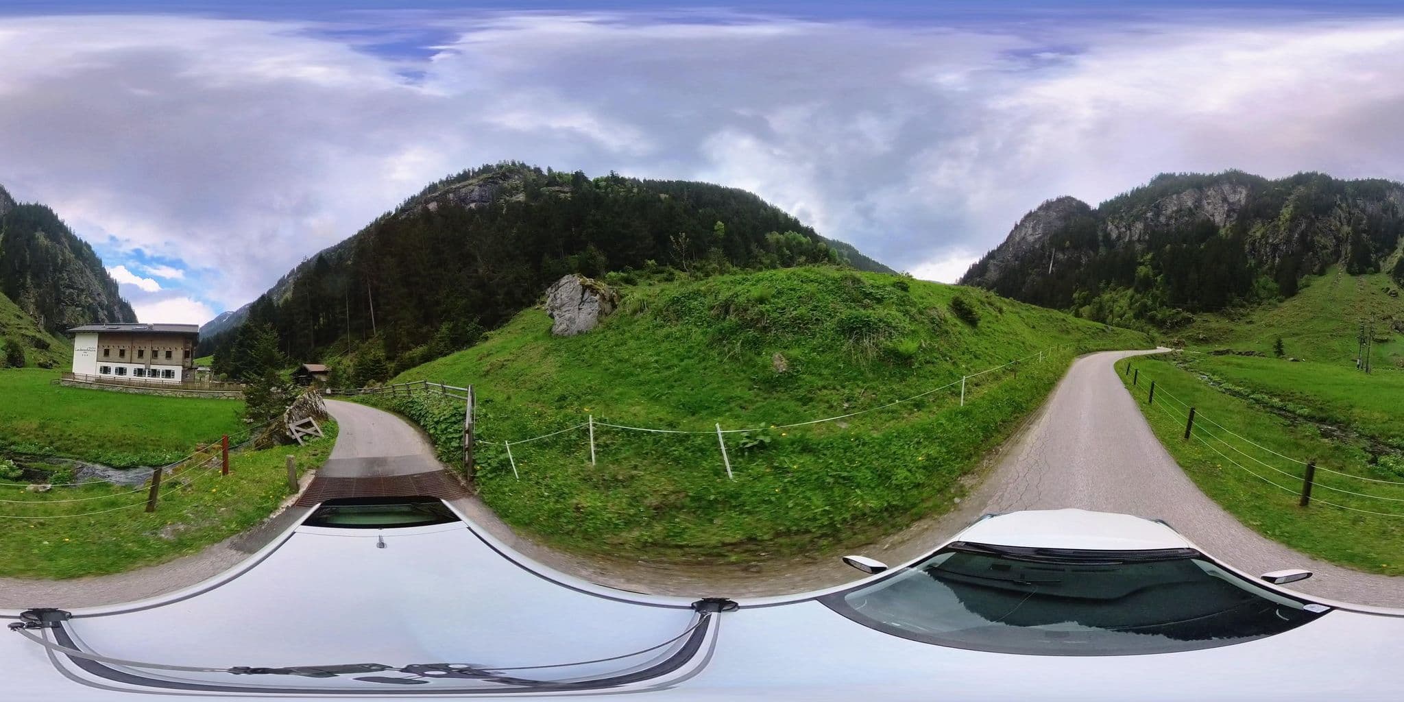 Street view near Alpenhaus Lacknerbrunn, Finkenberg — © osmplus_org (CC BY-SA · Mapillary)