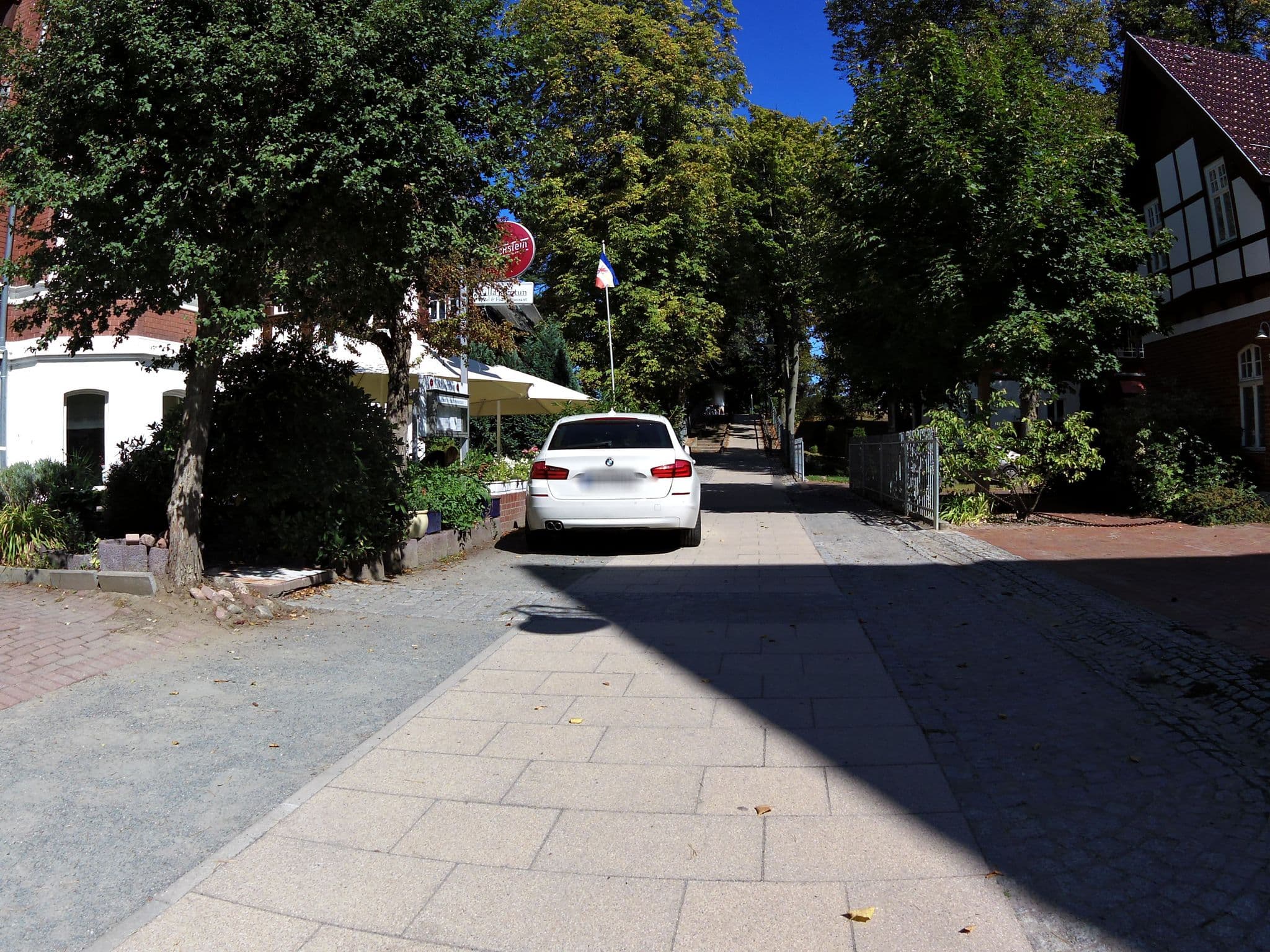 Street view near Villa Neptun, Bansin — © zoegglmeyr (CC BY-SA · Mapillary)
