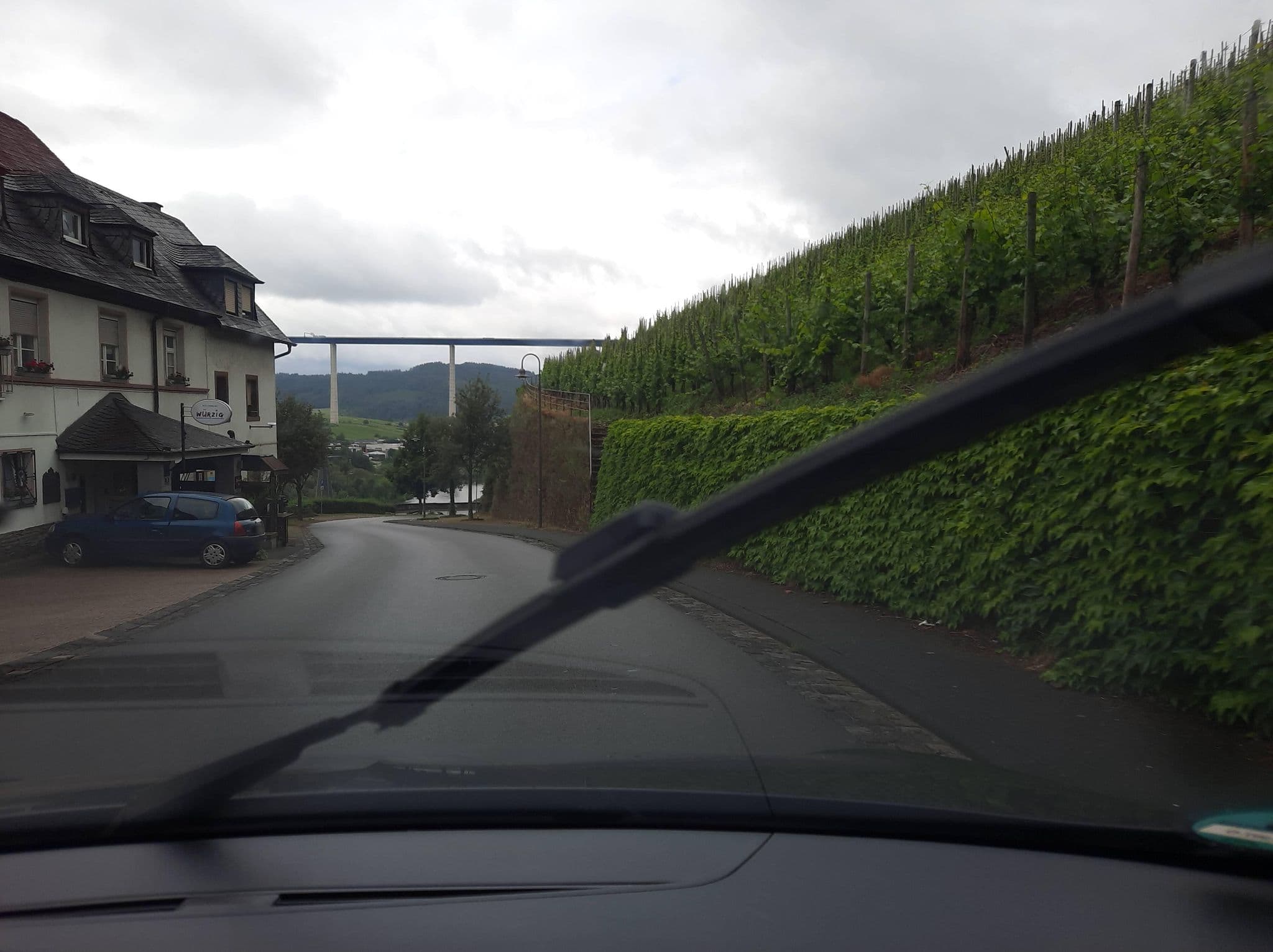 Street view near Hotel Würzig, Zeltingen-Rachtig — © Lowiekse (CC BY-SA · Mapillary)