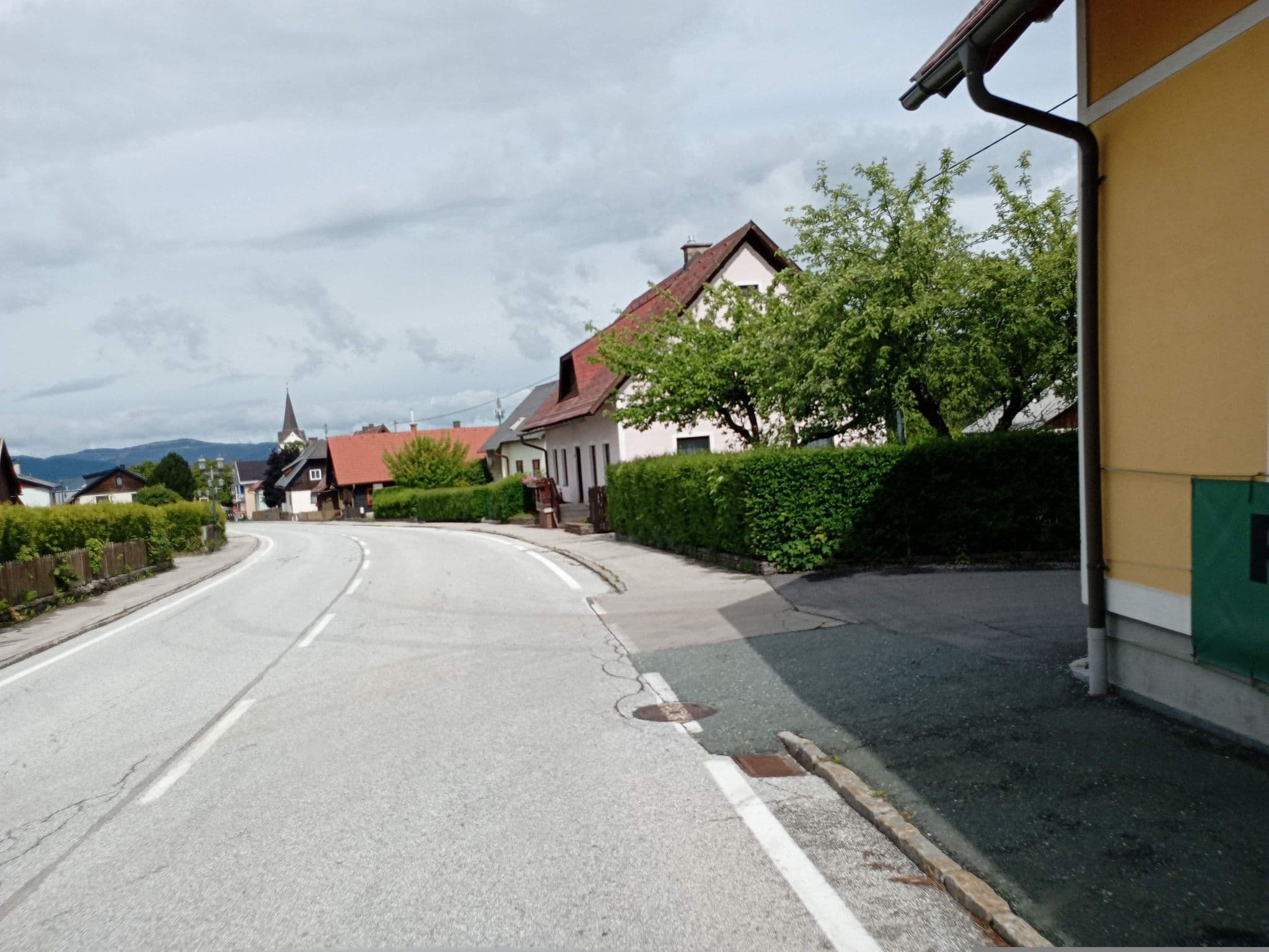 Street view near Ferienwohnungen Grün, Bad Sankt Leonhard im Lavanttal — © atze02 (CC BY-SA · Mapillary)