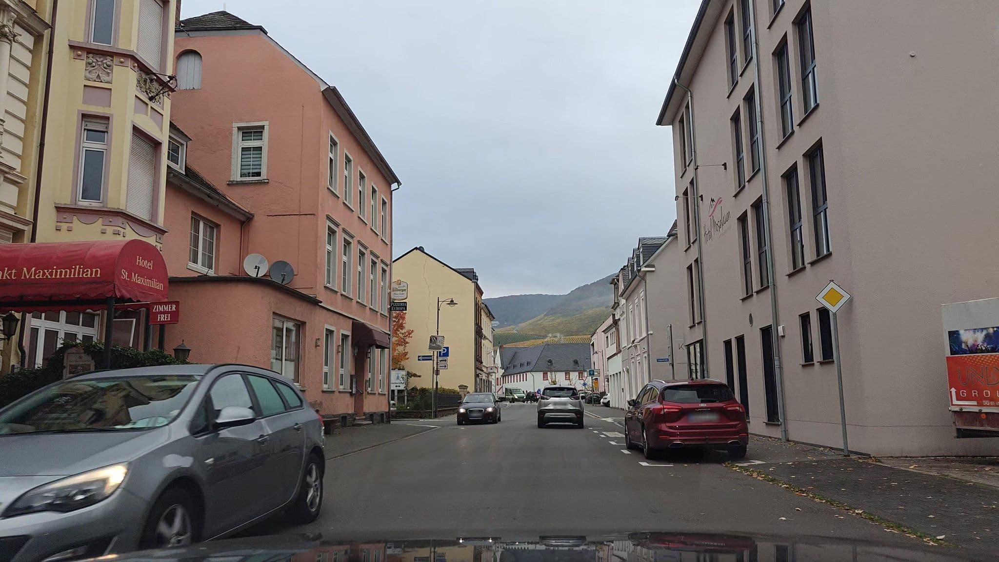 Street view near Hotel Sankt Maximilian, Bernkastel-Kues — © amenophis (CC BY-SA · Mapillary)