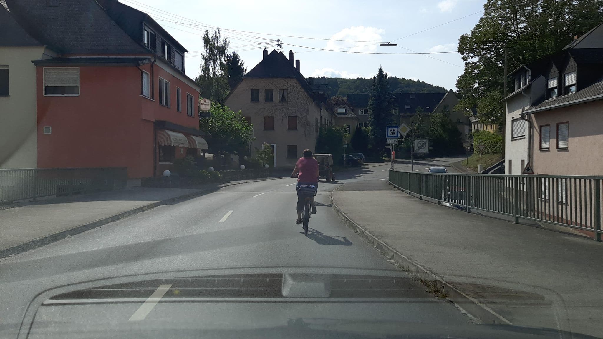 Street view near Wein- und Gästehaus "Halfenhof", Zeltingen-Rachtig — © Lowiekse (CC BY-SA · Mapillary)