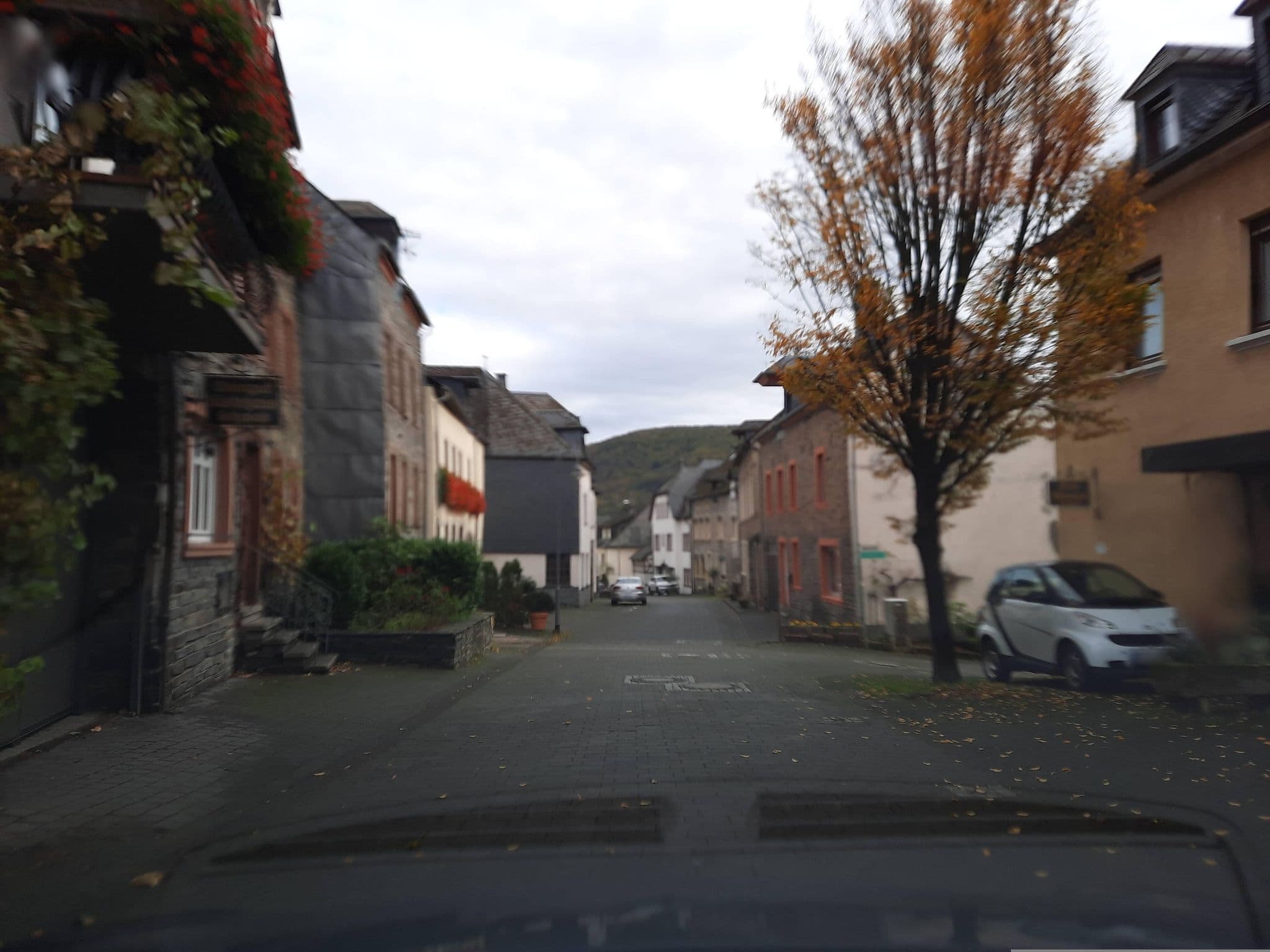 Street view near Wein- und Gästehaus Schwab, Bernkastel-Kues — © Lowiekse (CC BY-SA · Mapillary)