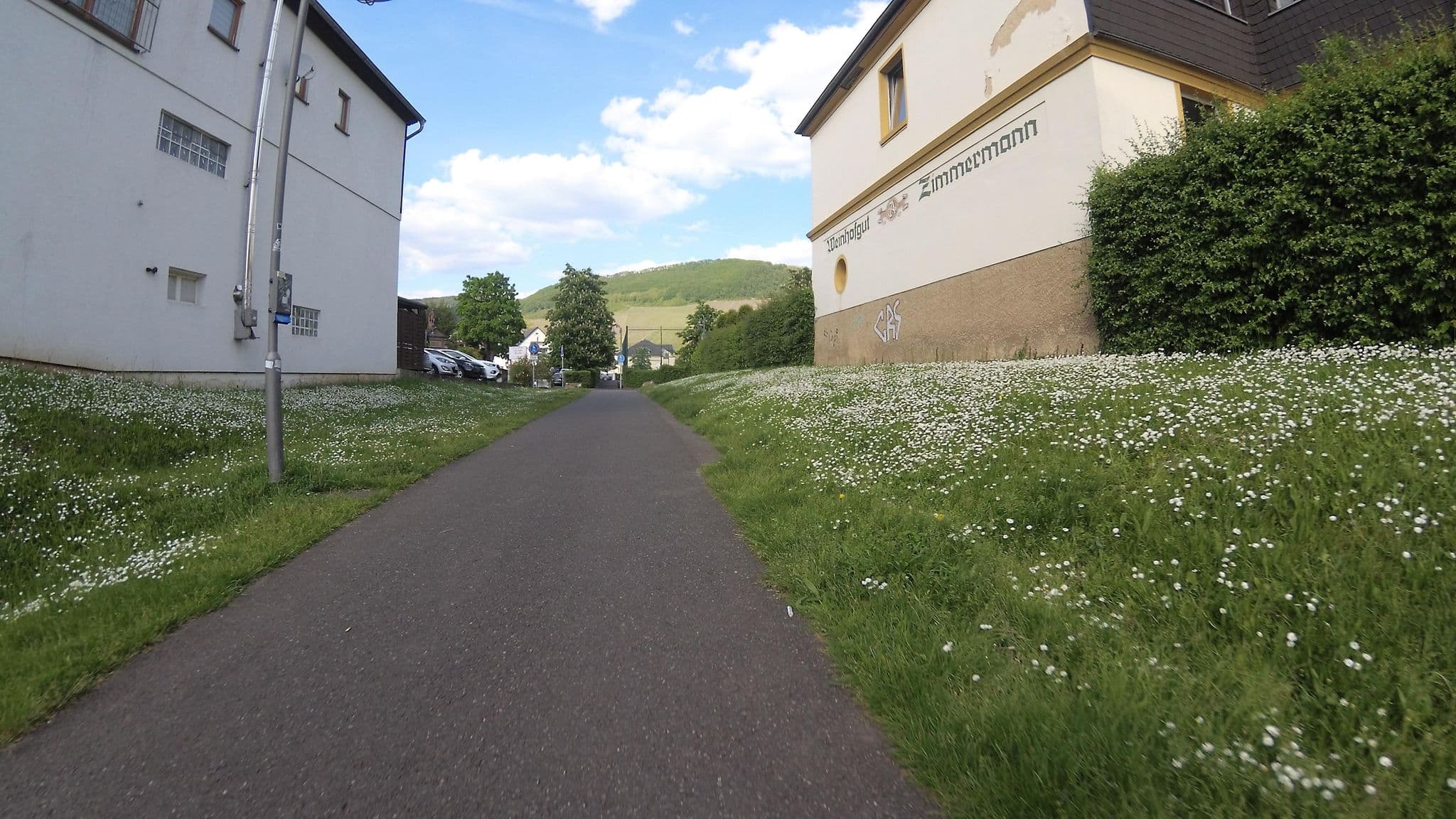 Street view near Weingut Anton Zimmermann, Bernkastel-Kues — © teddy73 (CC BY-SA · Mapillary)