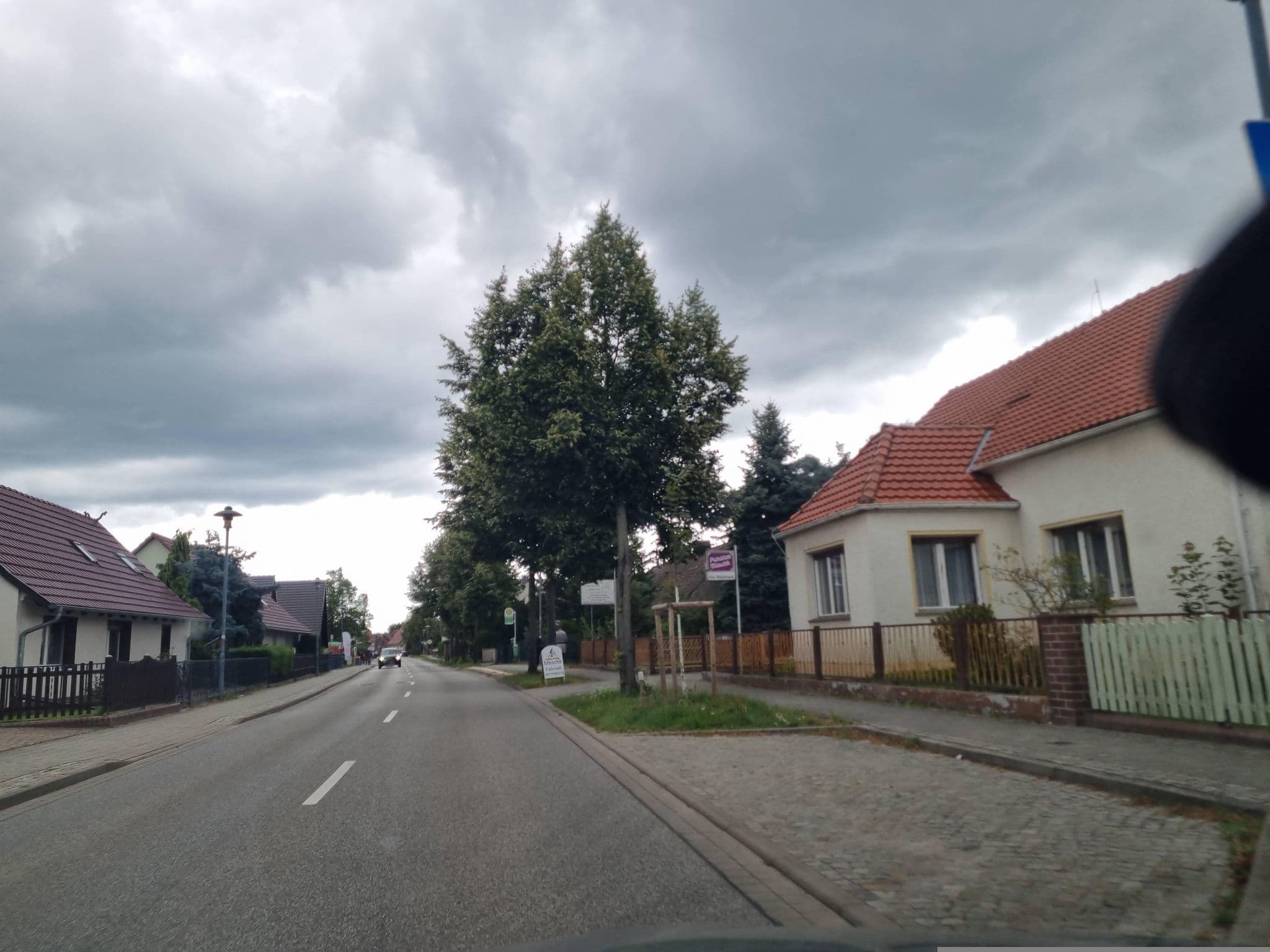 Street view near Moeschk, Burg — © dsmm (CC BY-SA · Mapillary)