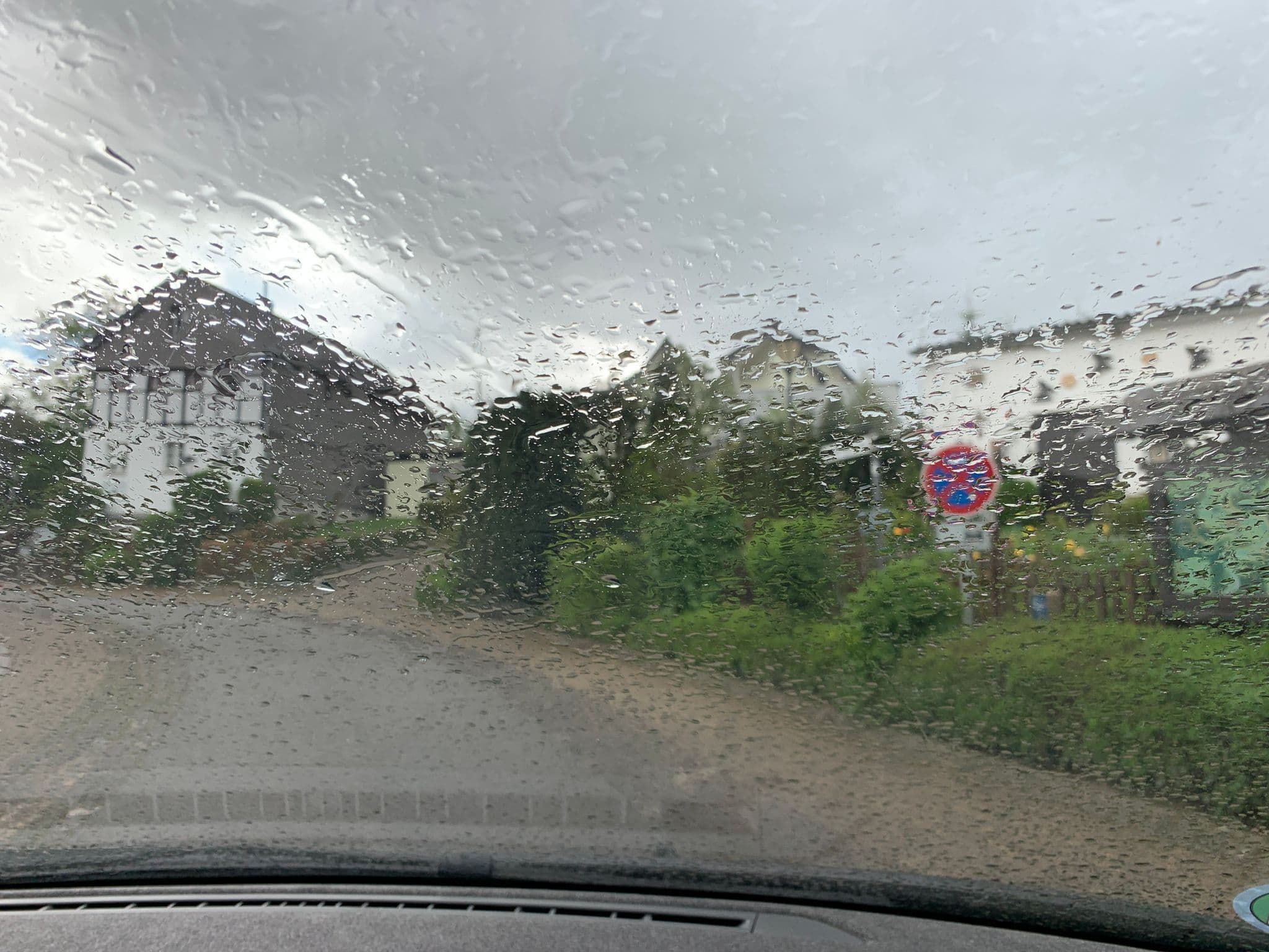 Street view near Kölner Eifelheim, Heimbach — © noel (CC BY-SA · Mapillary)