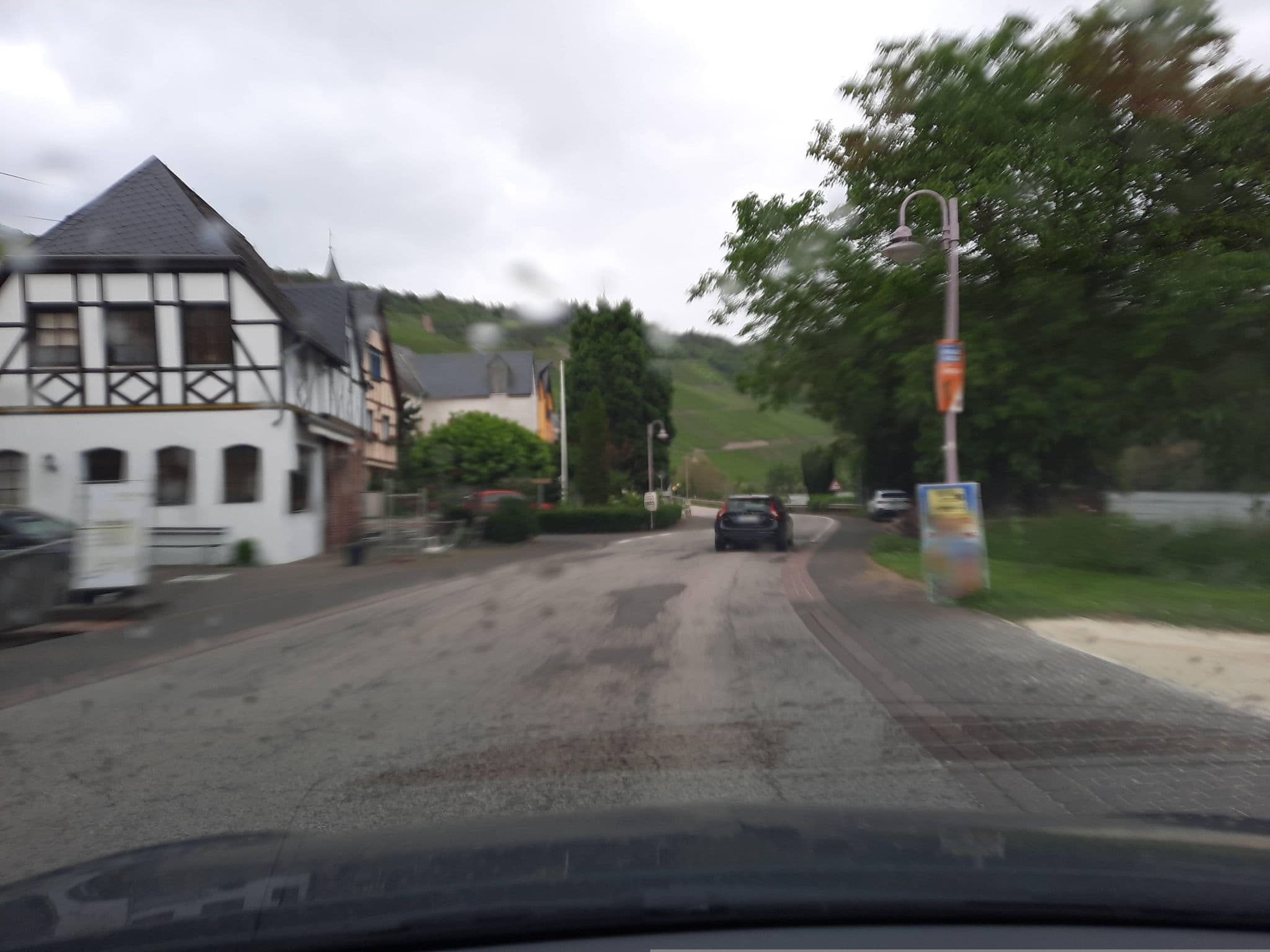 Street view near Gasthof Alwin Hahn, Kröv — © Lowiekse (CC BY-SA · Mapillary)