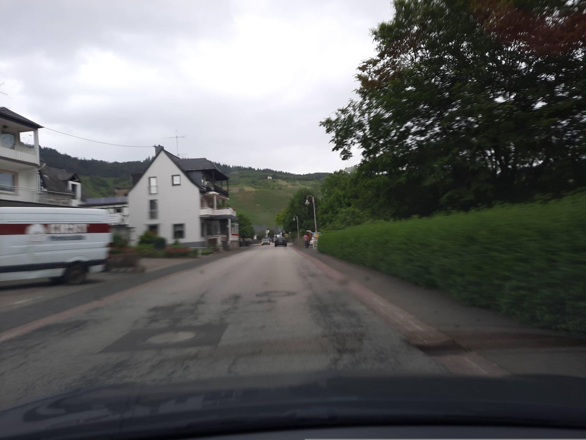 Street view near Privatzimmer Johannes Schnitzius, Kröv — © Lowiekse (CC BY-SA · Mapillary)