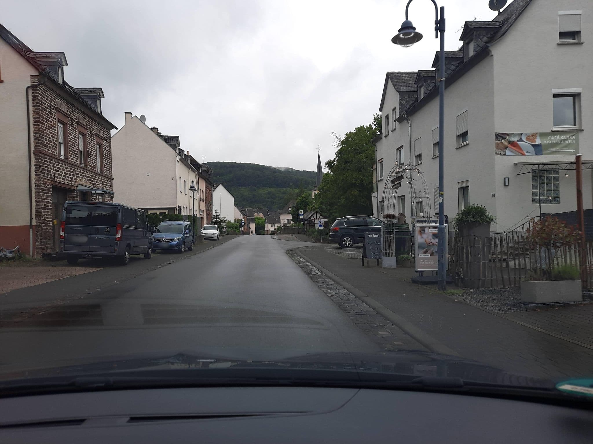 Street view near Landidyll Hotel.Restaurant ‚Zur Marienburg‘, Bullay — © Lowiekse (CC BY-SA · Mapillary)