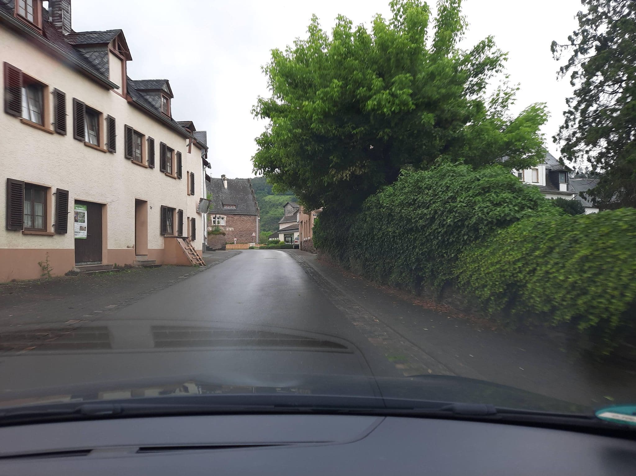 Street view near Gästehaus Gertrud Simon, Bullay — © Lowiekse (CC BY-SA · Mapillary)