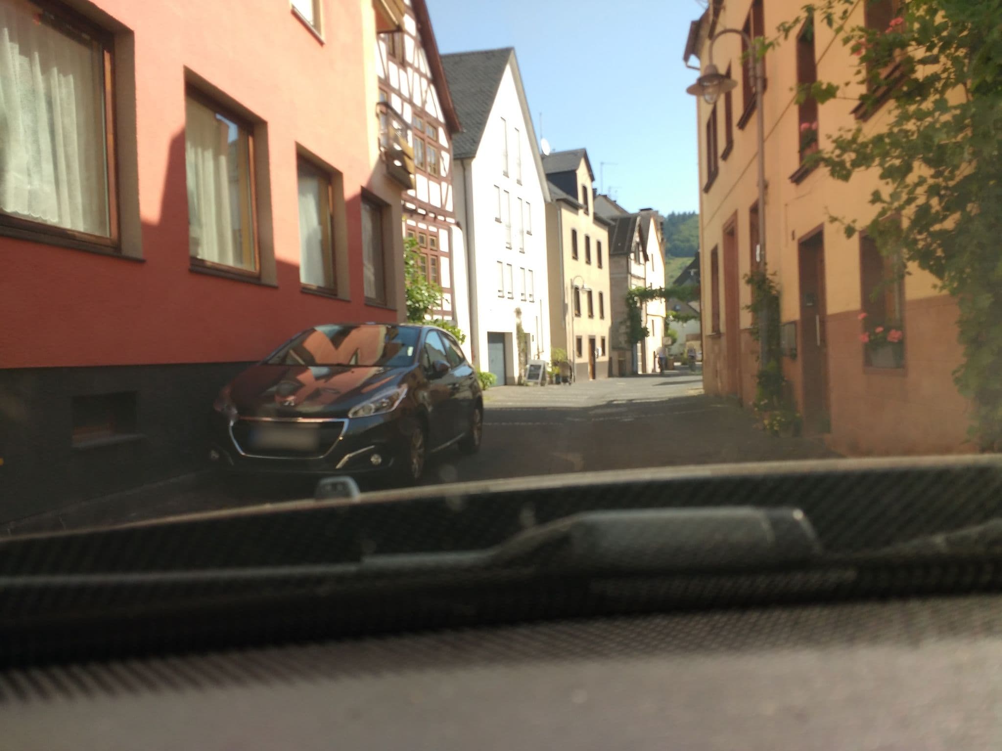 Street view near Albergo Pension Italia, Bullay — © igdb (CC BY-SA · Mapillary)