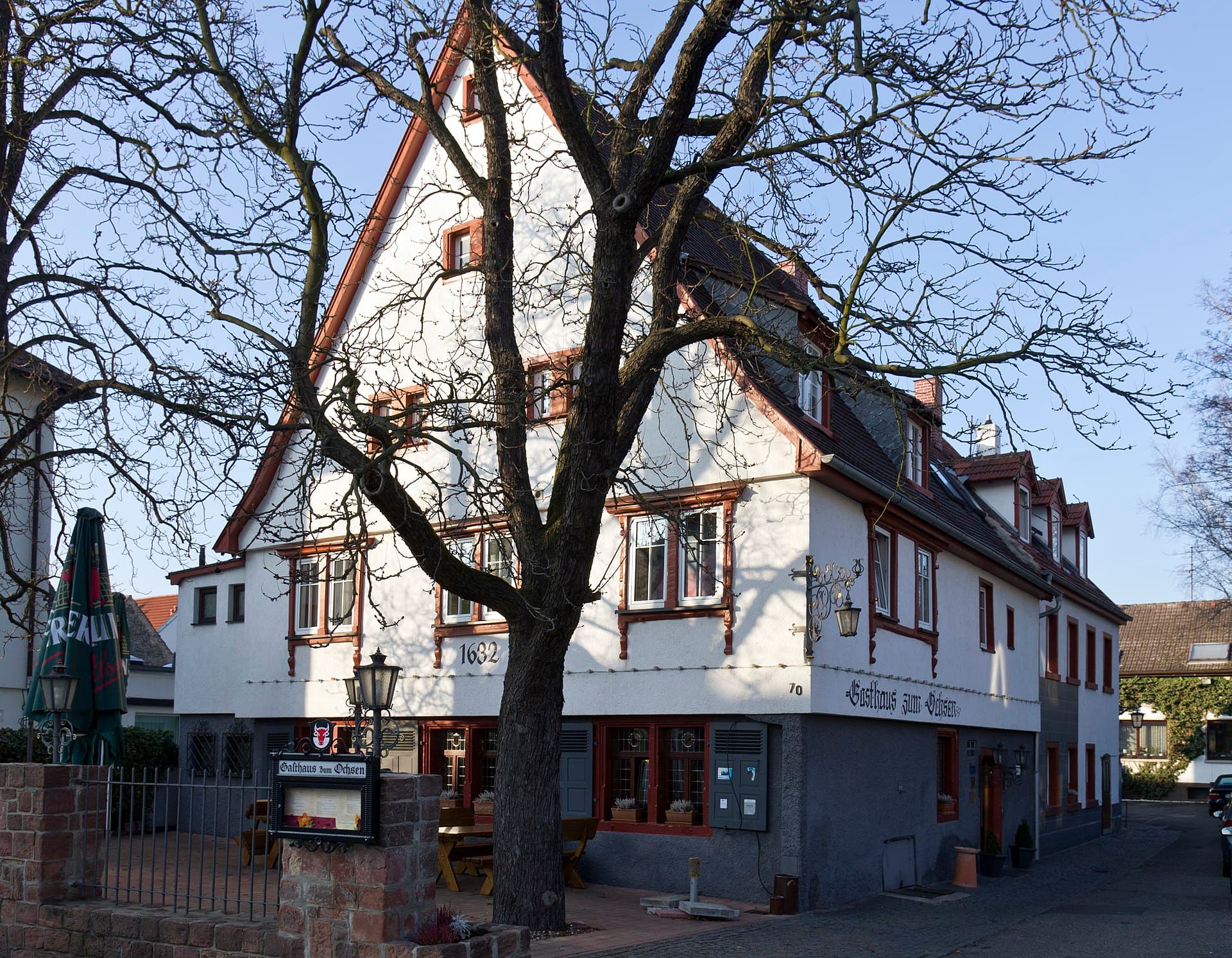 Gasthaus zum Ochsen (via Wikimedia Commons, Attribution)