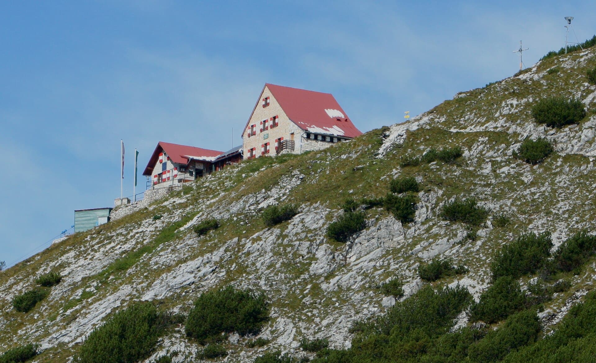 Bettelwurfhütte (via Wikimedia Commons, Public domain)