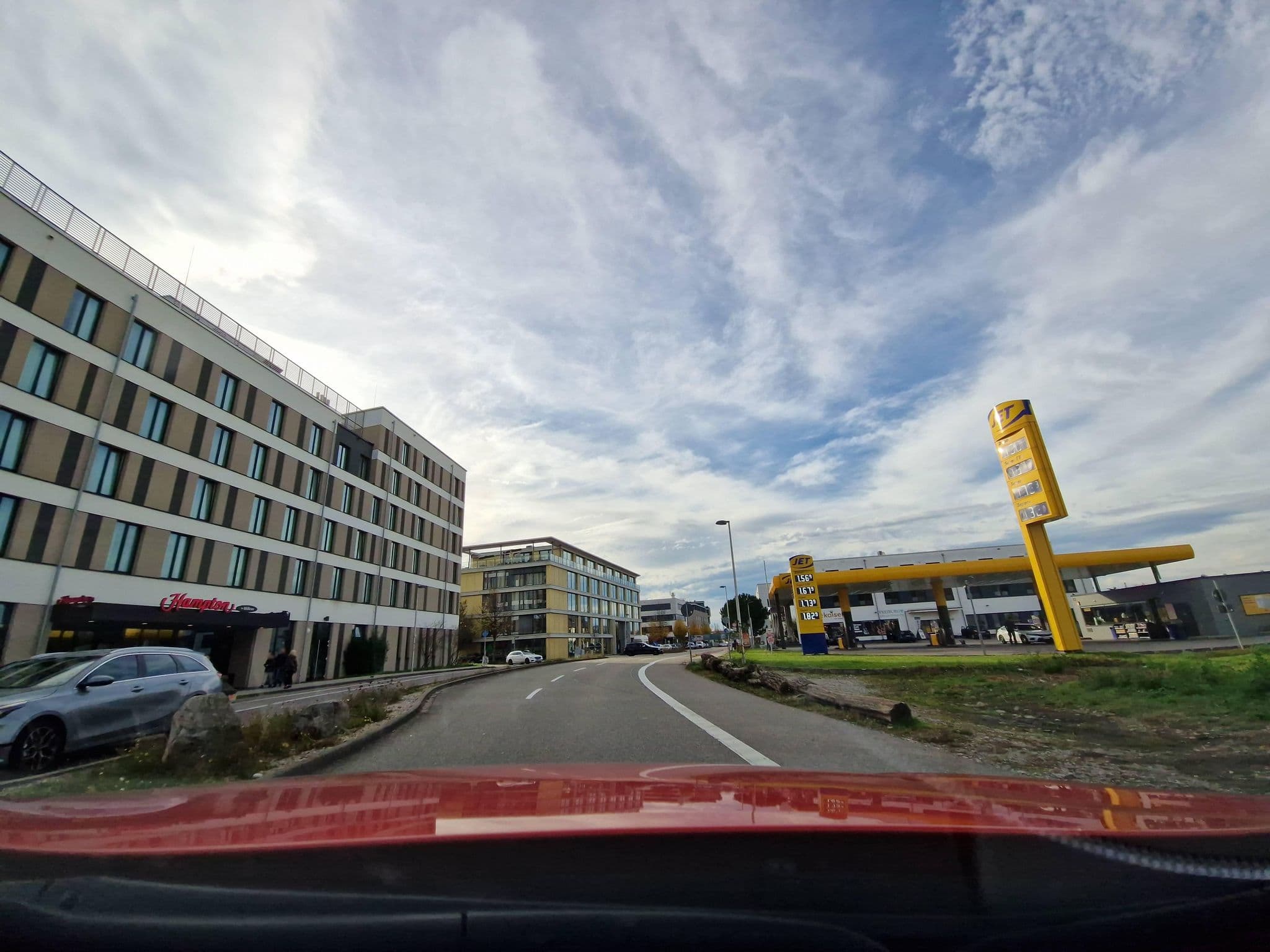 Street view near Hampton by Hilton Freiburg, Freiburg — © mcliquid (CC BY-SA · Mapillary)