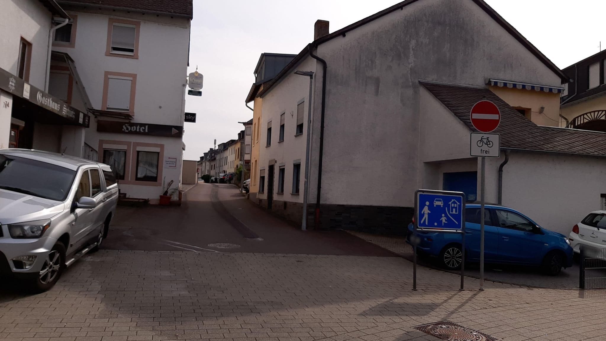 Street view near Hotel Schütz, Trier — © gbabmap (CC BY-SA · Mapillary)