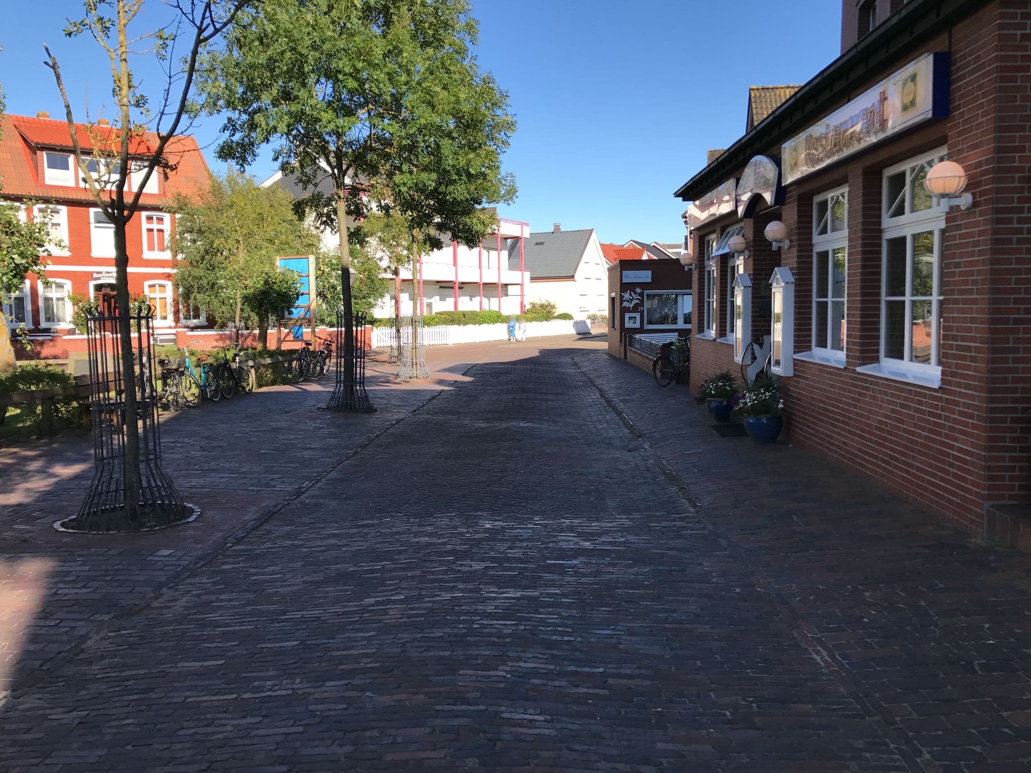 Street view near Hotel Kleine Möve, Borkum — © multimaze (CC BY-SA · Mapillary)