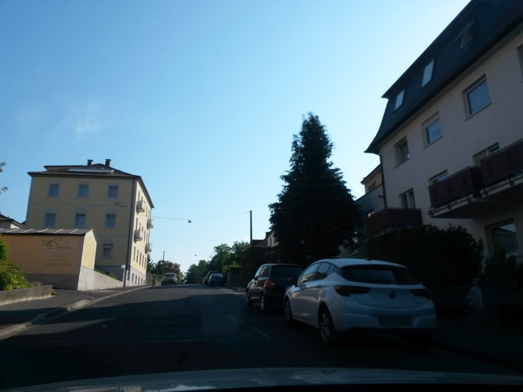 Street view near Hotel Sonneneck, Bad Kissingen — © rausk (CC BY-SA · Mapillary)