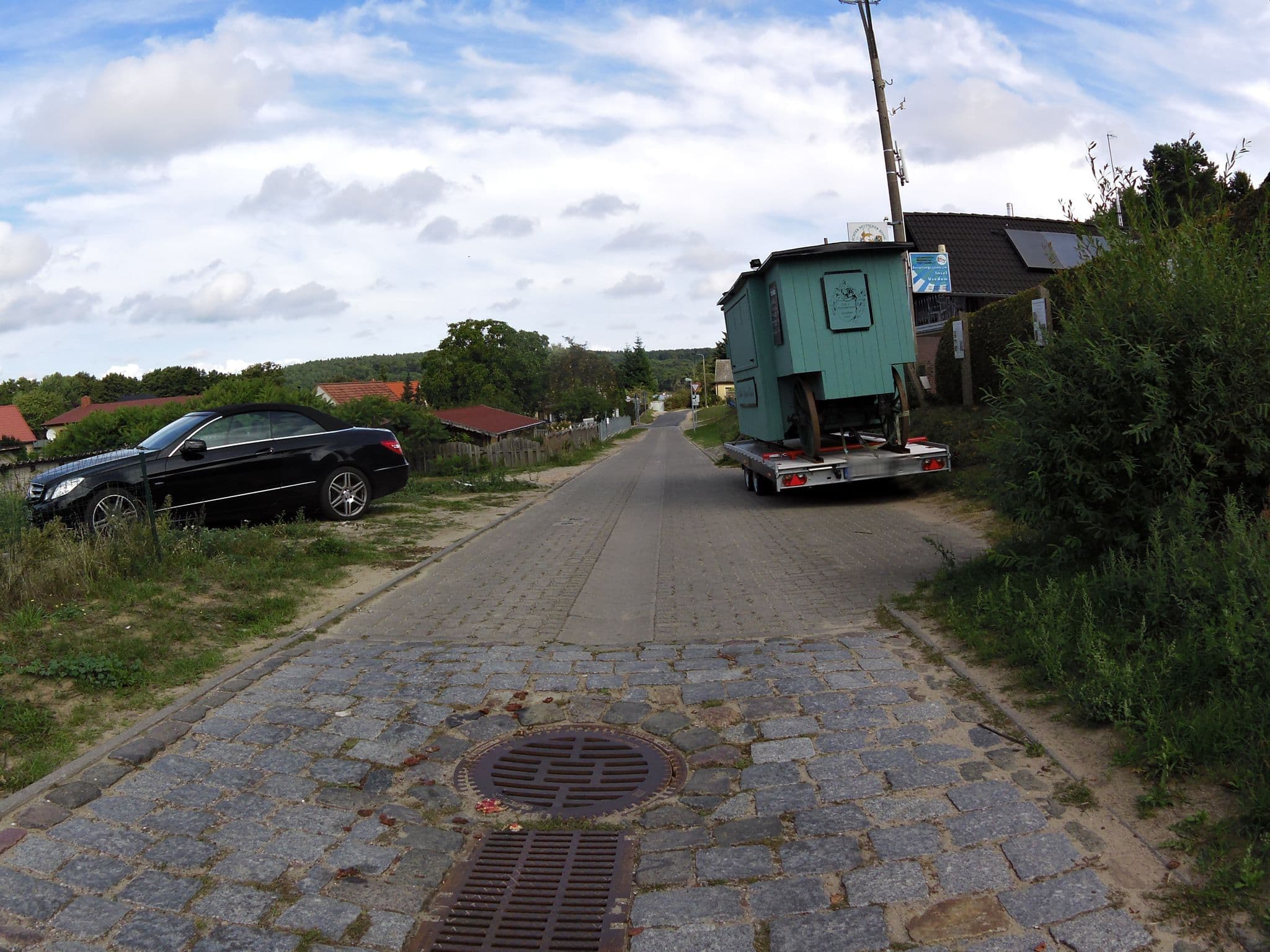 Street view near Ferienhäuser und Wohnungen an den beiden Krebsseen, Bansin — © zoegglmeyr (CC BY-SA · Mapillary)