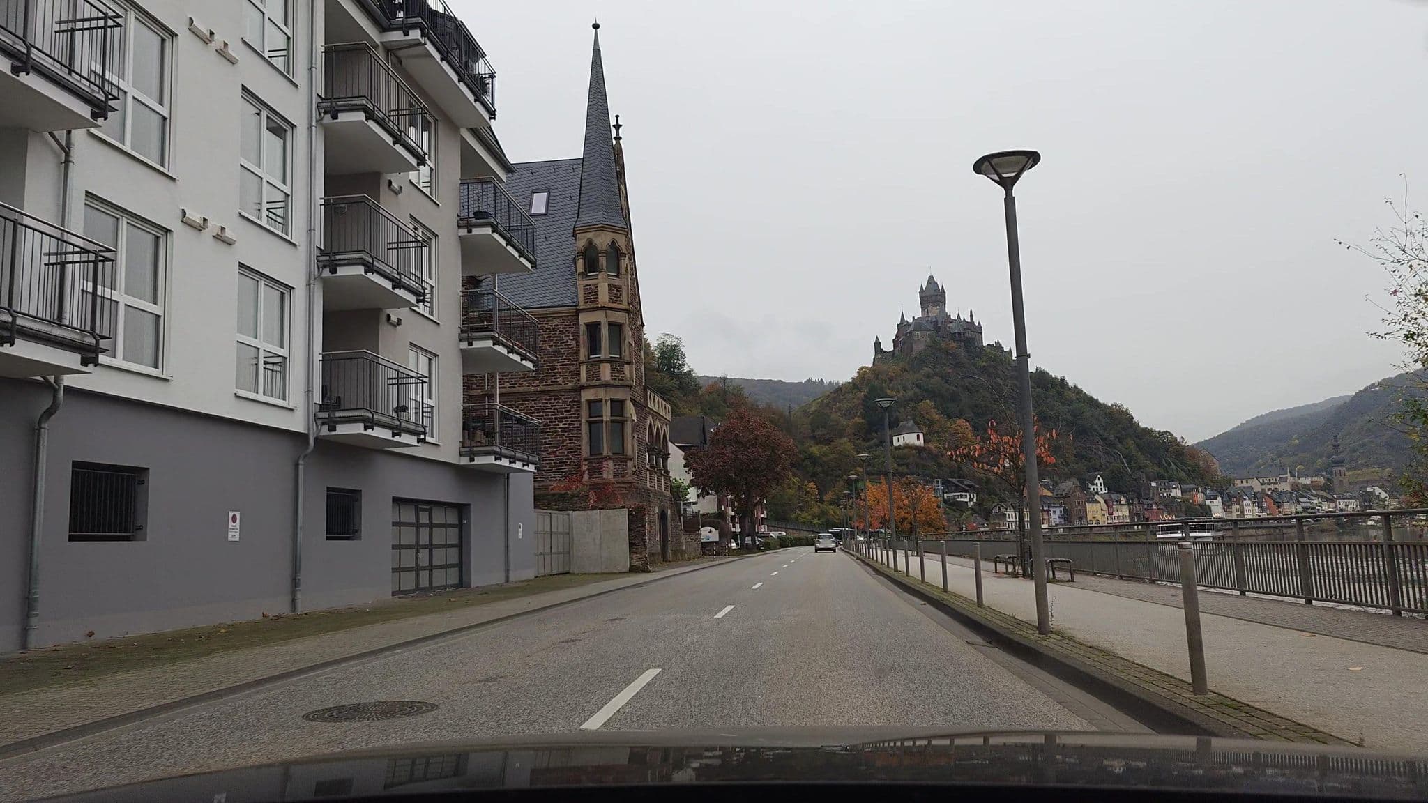 Street view near Mosel-Suiten, Cochem — © amenophis (CC BY-SA · Mapillary)