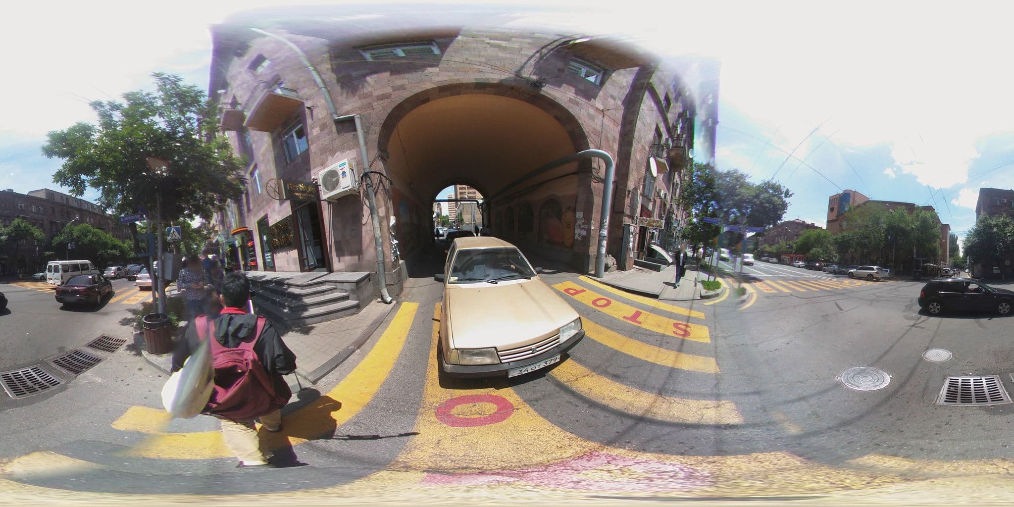 Street view near Skyline, Kentron — © shangkuanlc (CC BY-SA · Mapillary)