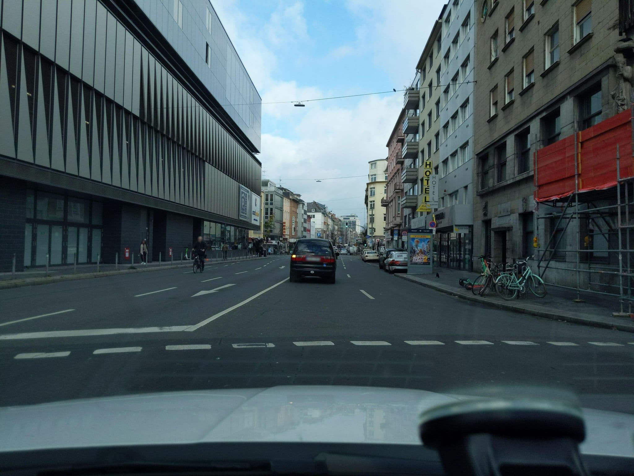 Street view near Rheingoldhotel, Düsseldorf — © littlefool (CC BY-SA · Mapillary)