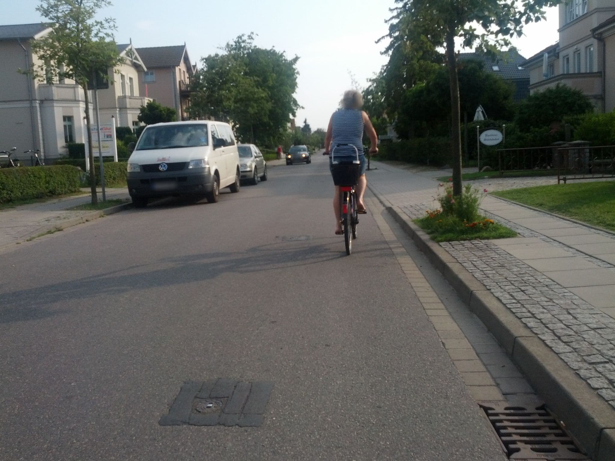 Street view near Haus Kühlung, Ostseebad Kühlungsborn — © zoegglmeyr (CC BY-SA · Mapillary)