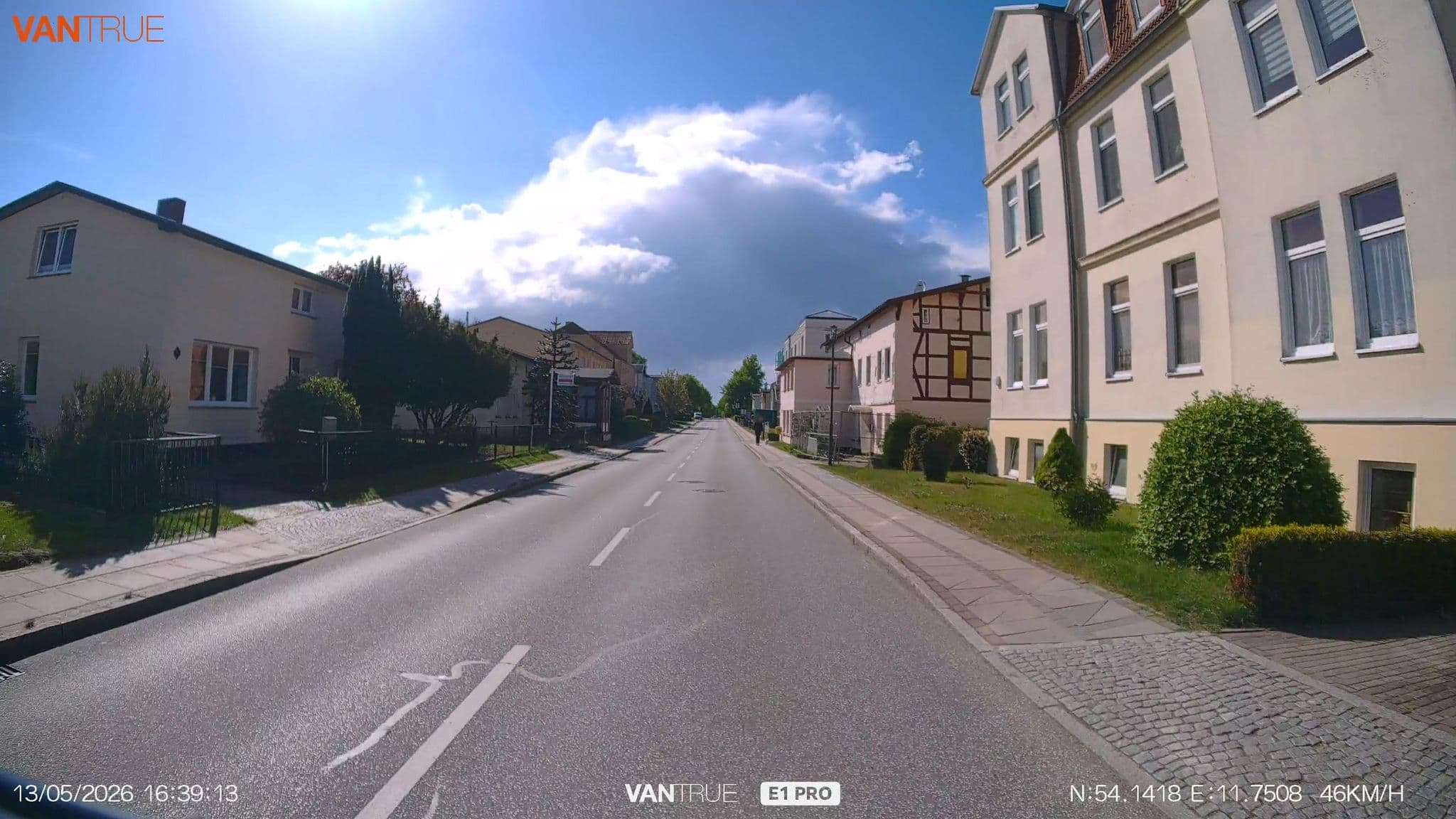 Street view near Strandstr. 16, Ostseebad Kühlungsborn — © LordOslo (CC BY-SA · Mapillary)