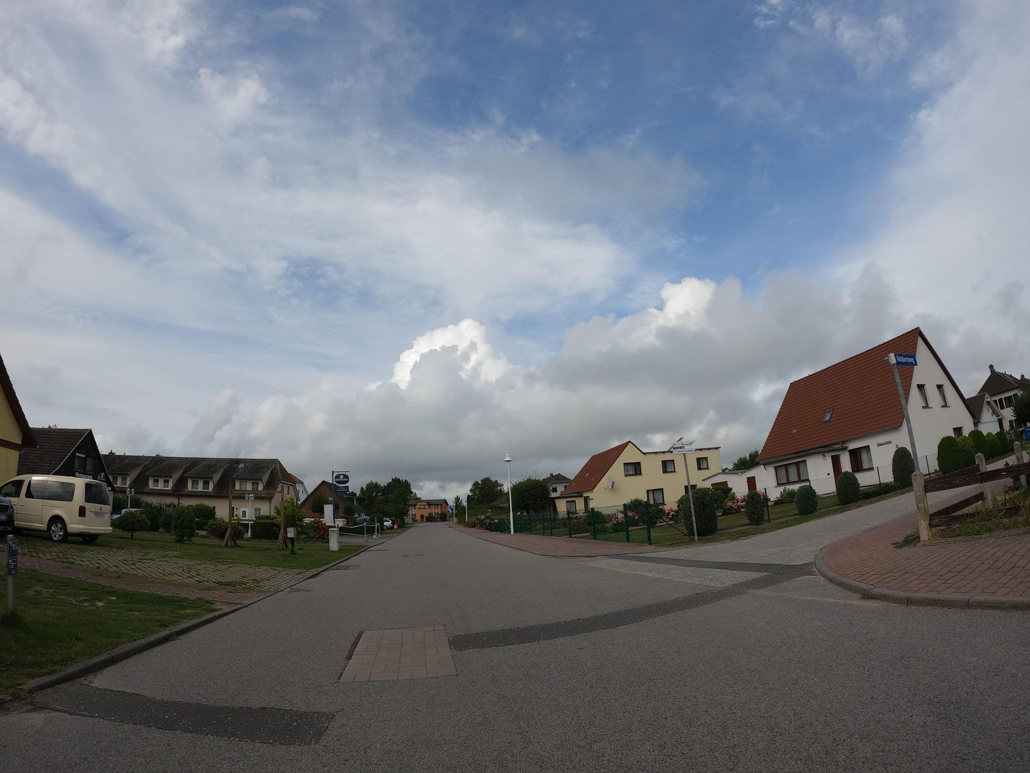 Street view near Kehrwieder, Ostseebad Göhren — © strubbl (CC BY-SA · Mapillary)
