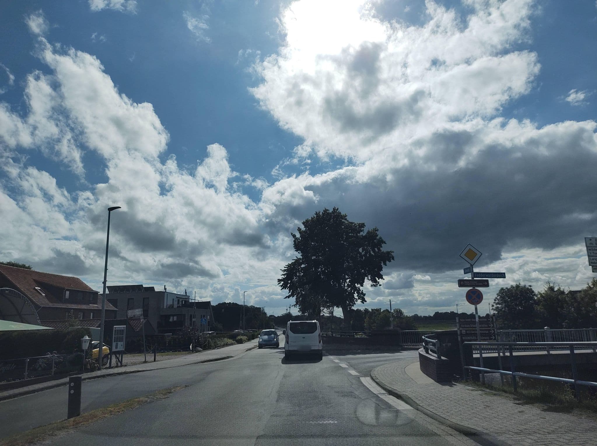 Street view near Zur Fischerklause - Hotel, Restaurant, Café & Meer, Butjadingen — © thetornado76 (CC BY-SA · Mapillary)