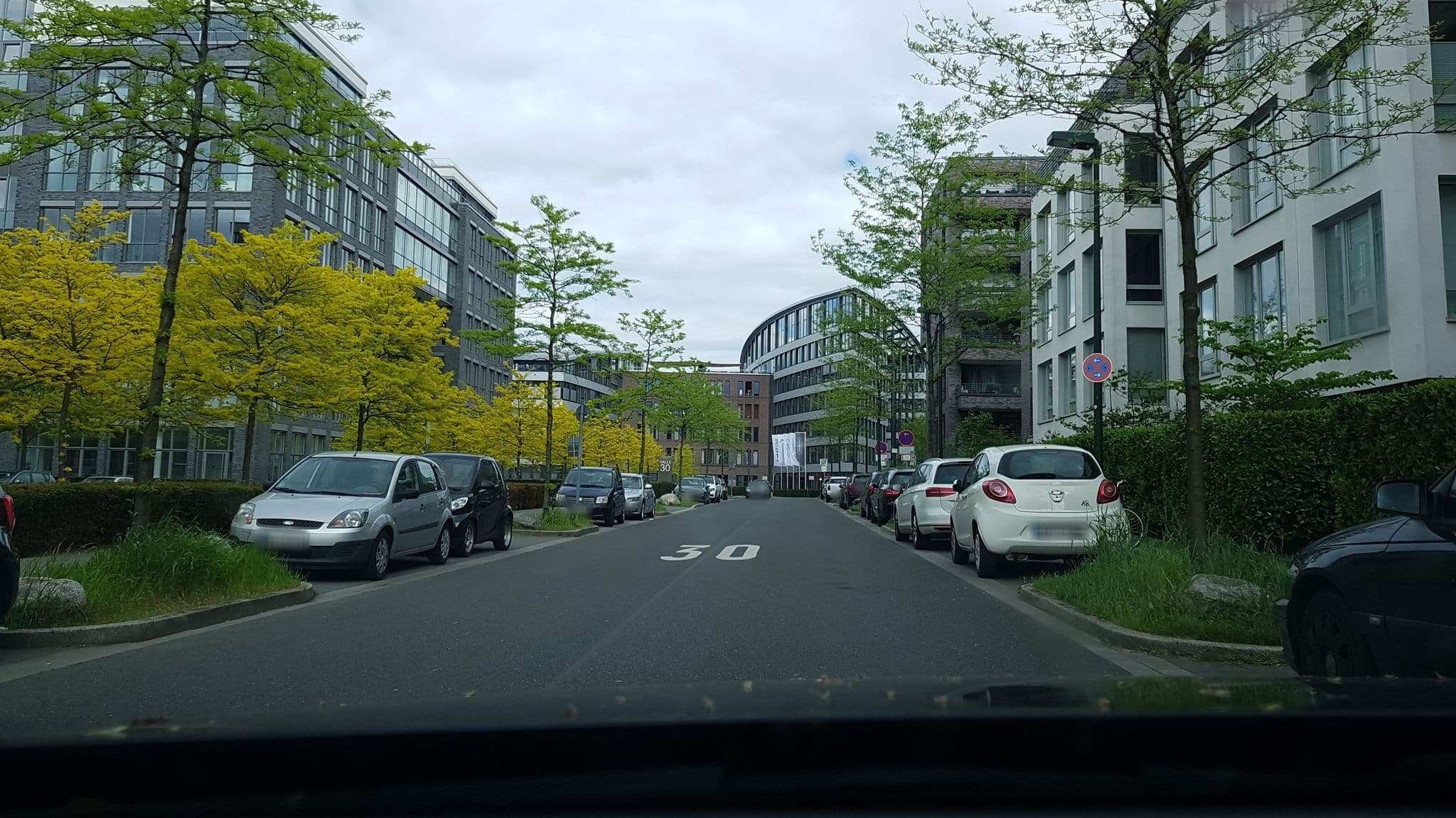 Street view near Innside, Düsseldorf-Pempelfort — © rororo (CC BY-SA · Mapillary)