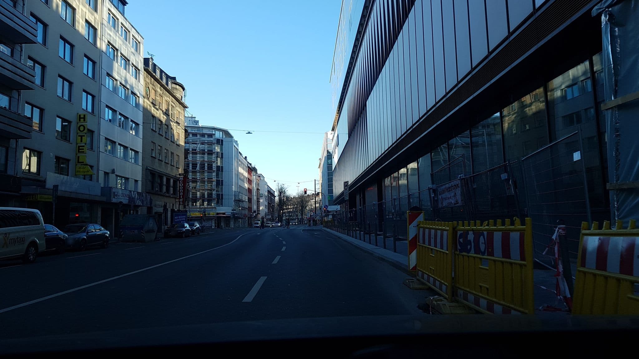 Street view near Carathotel Düsseldorf City, Düsseldorf — © rororo (CC BY-SA · Mapillary)