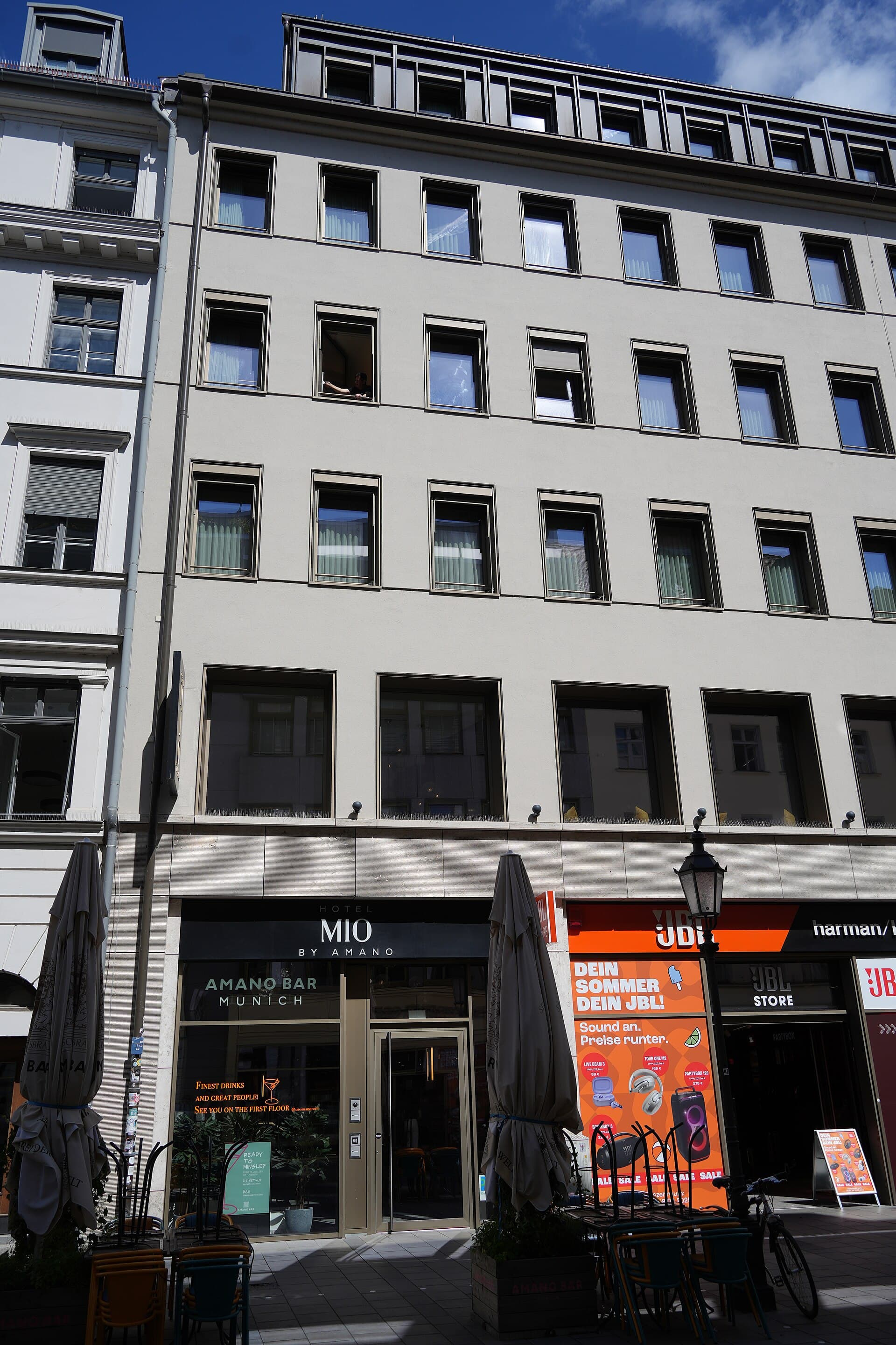 Hotel Mio by Amano (via Wikimedia Commons, CC BY-SA 4.0)