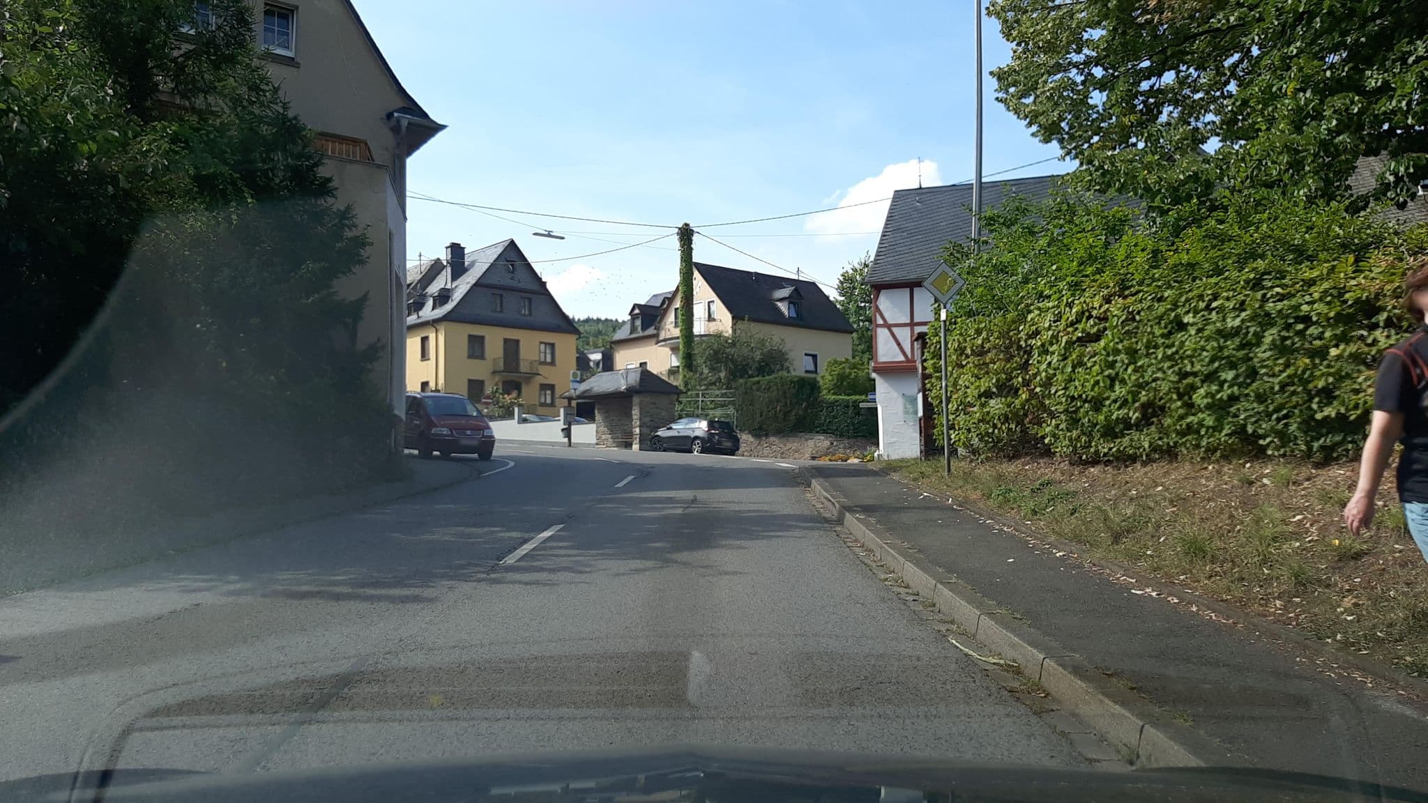 Street view near Alte Kirche, Zeltingen-Rachtig — © Lowiekse (CC BY-SA · Mapillary)