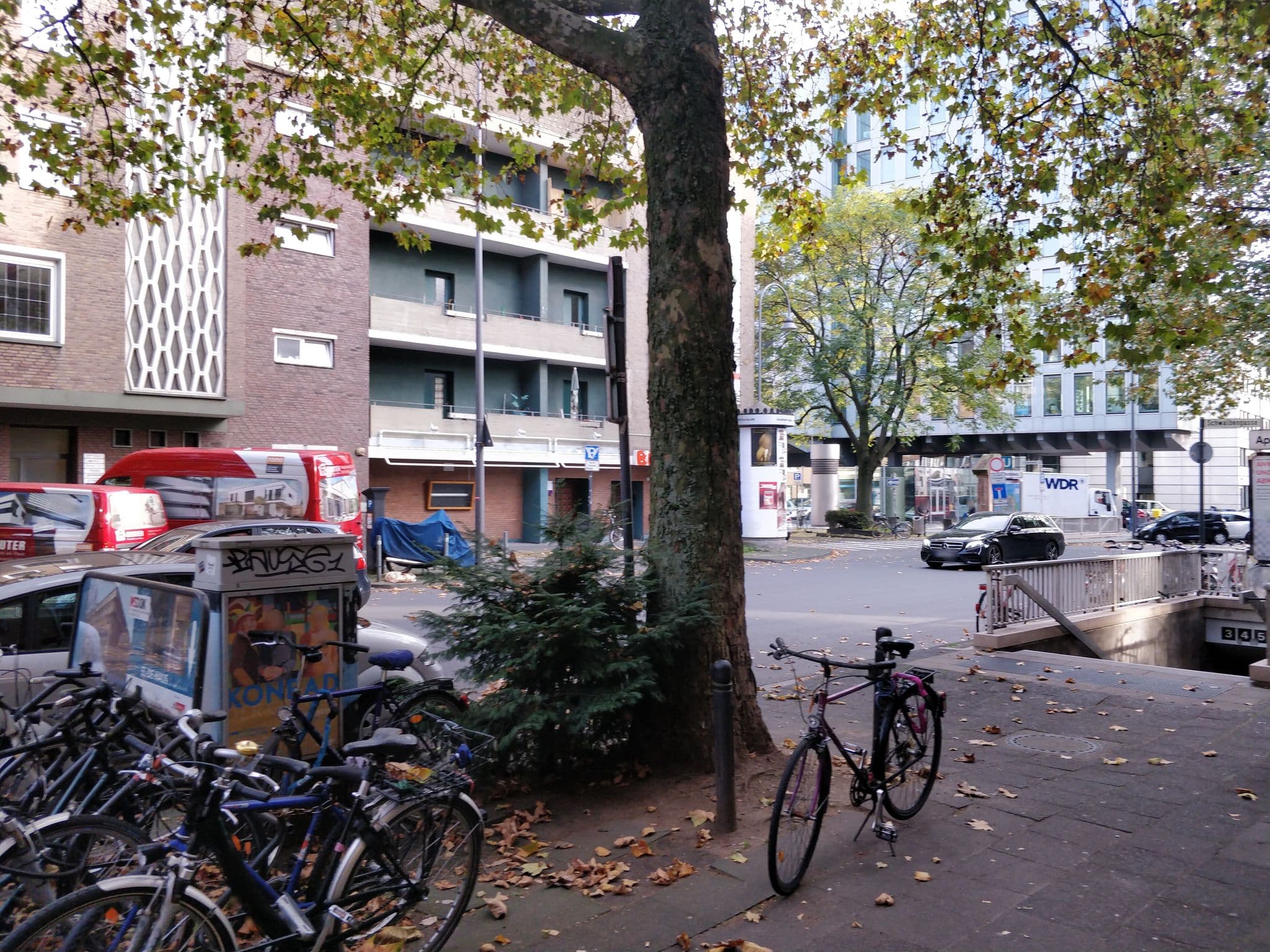 Street view near Apartment Hotel Citylight, Altstadt Nord — © raymond (CC BY-SA · Mapillary)