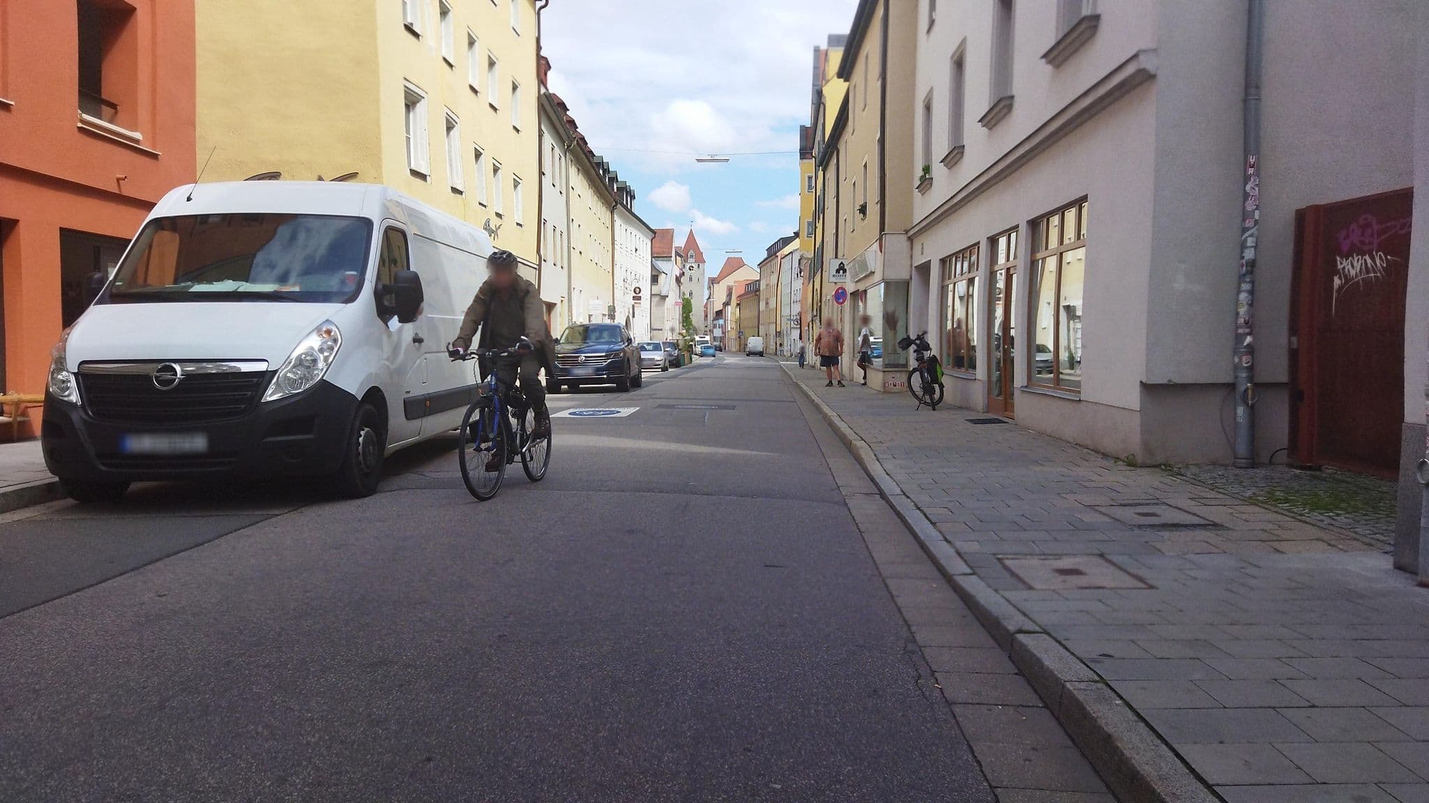 Street view near Hostel am Ostentor, Regensburg — © changchun1 (CC BY-SA · Mapillary)
