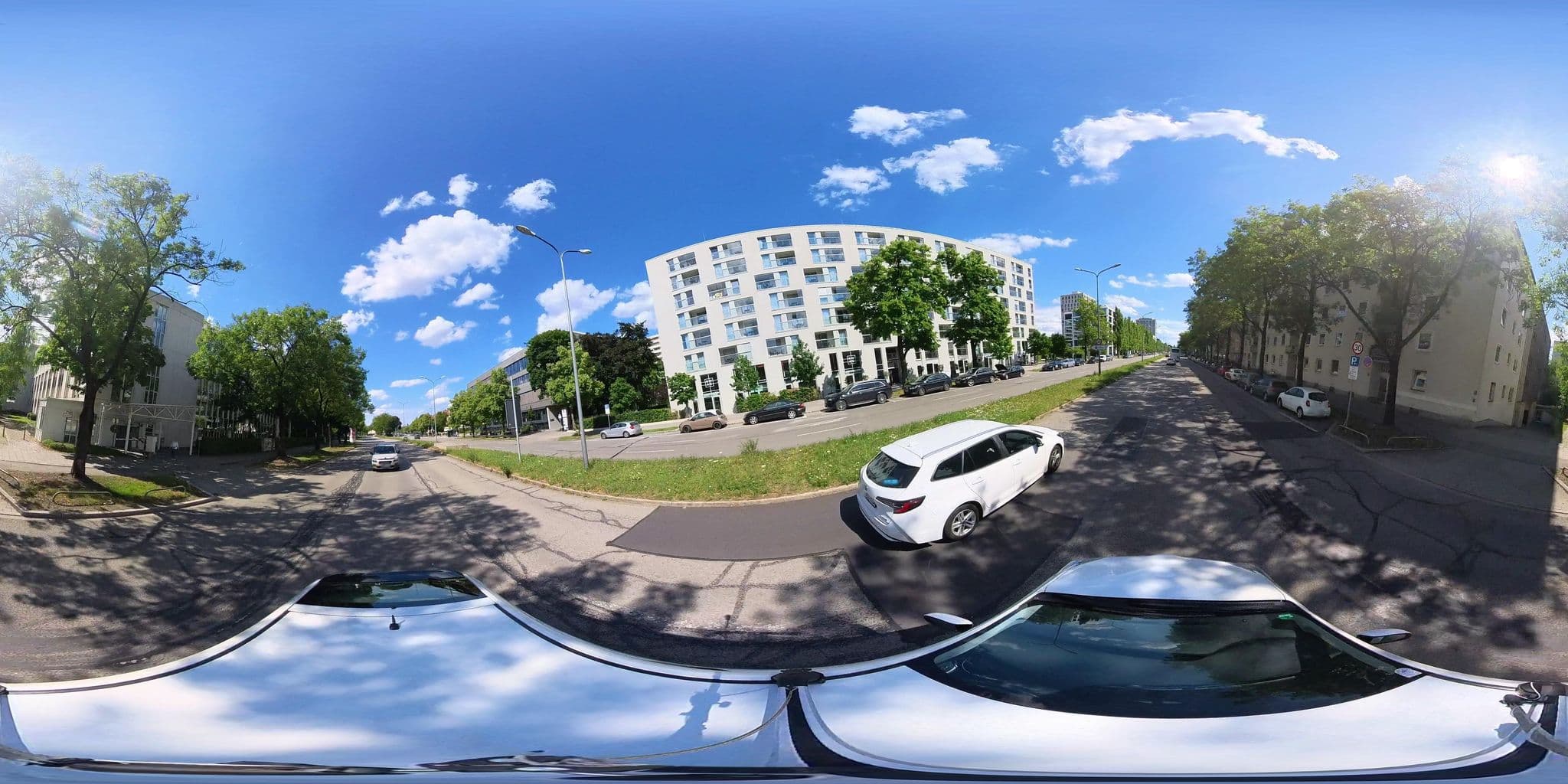 Street view near Timehouse München, Bogenhausen — © osmplus_org (CC BY-SA · Mapillary)