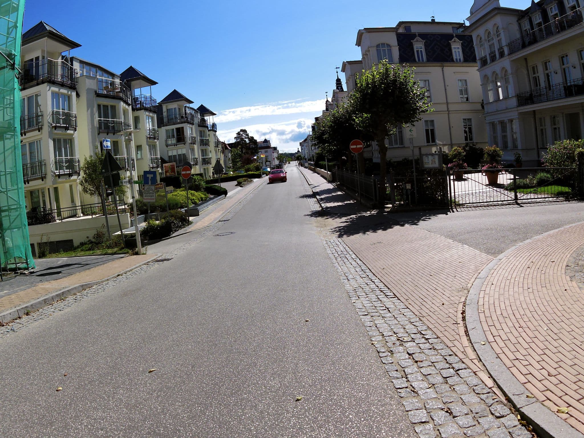 Street view near Appartementanlage Buchenhof, Bansin — © zoegglmeyr (CC BY-SA · Mapillary)