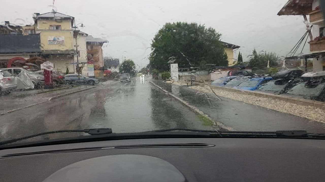 Street view near Gasthaus Pension Sleger, Kaprun — © mik007 (CC BY-SA · Mapillary)
