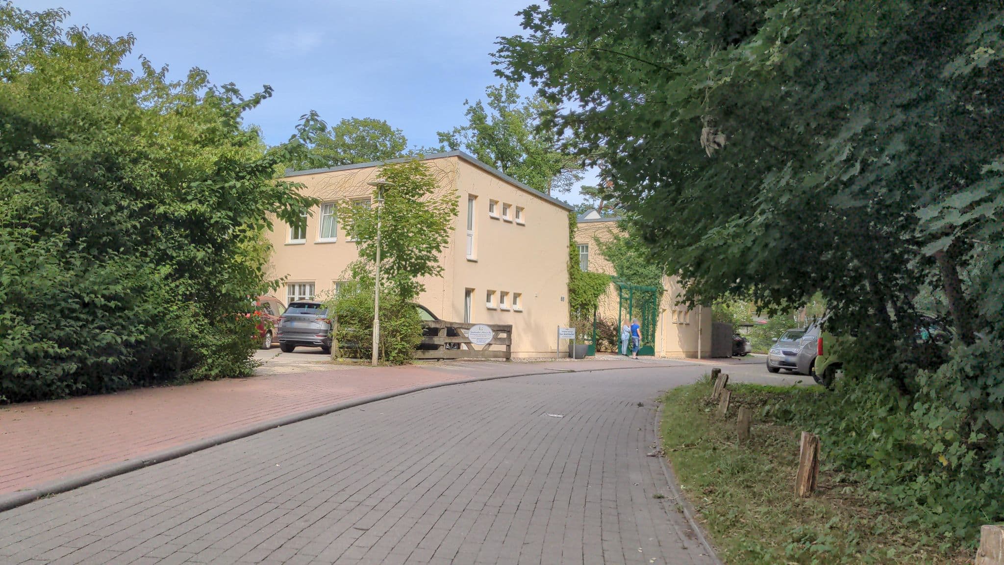 Street view near "Seute Deern", Ostseebad Boltenhagen — © rasmustravemnd (CC BY-SA · Mapillary)