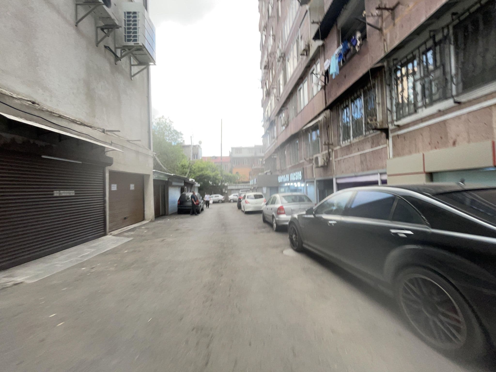 Street view near Median, Kentron — © orofarne (CC BY-SA · Mapillary)