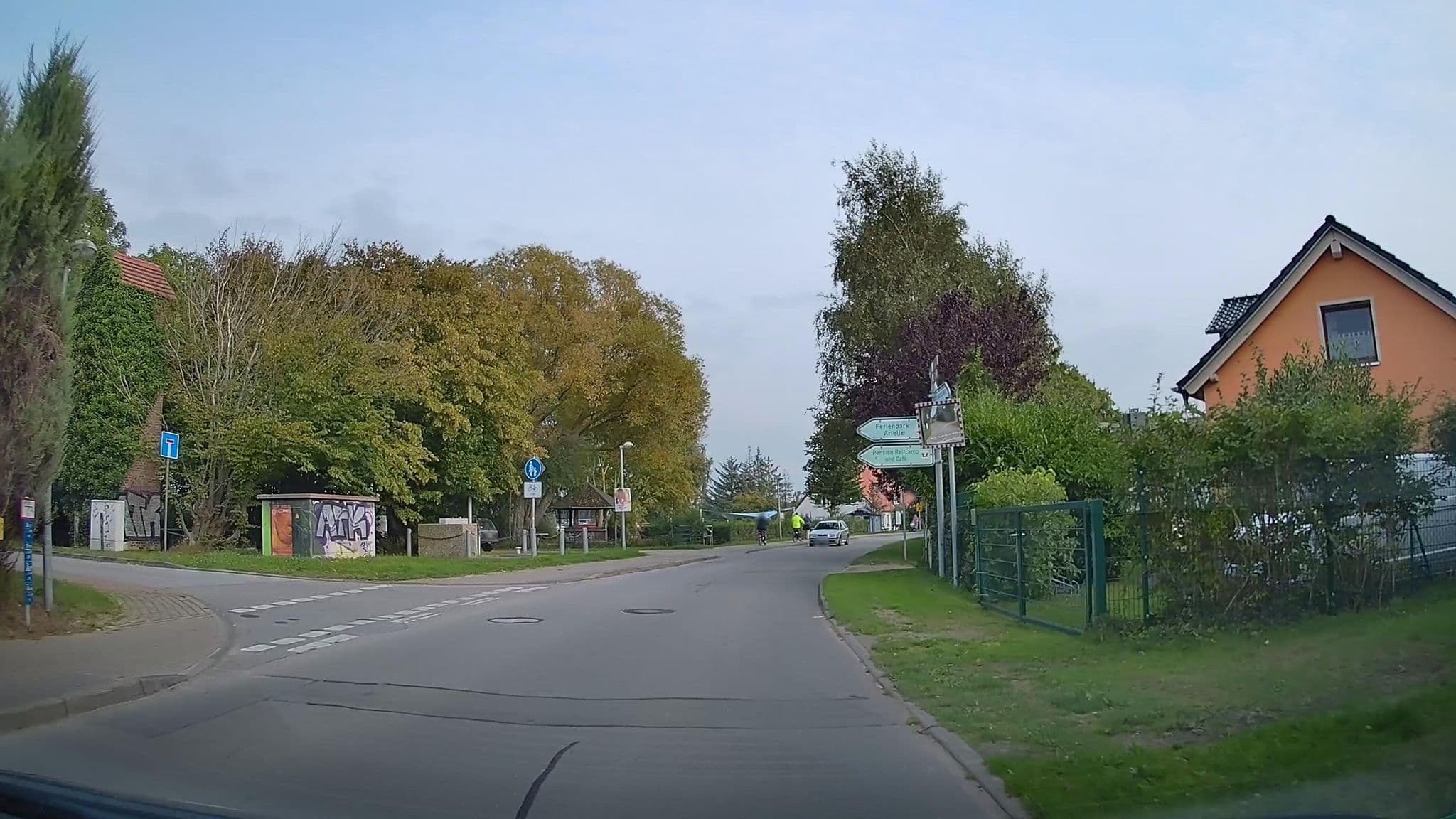 Street view near Ostsee-Strand, Börgerende-Rethwisch — © hendel (CC BY-SA · Mapillary)