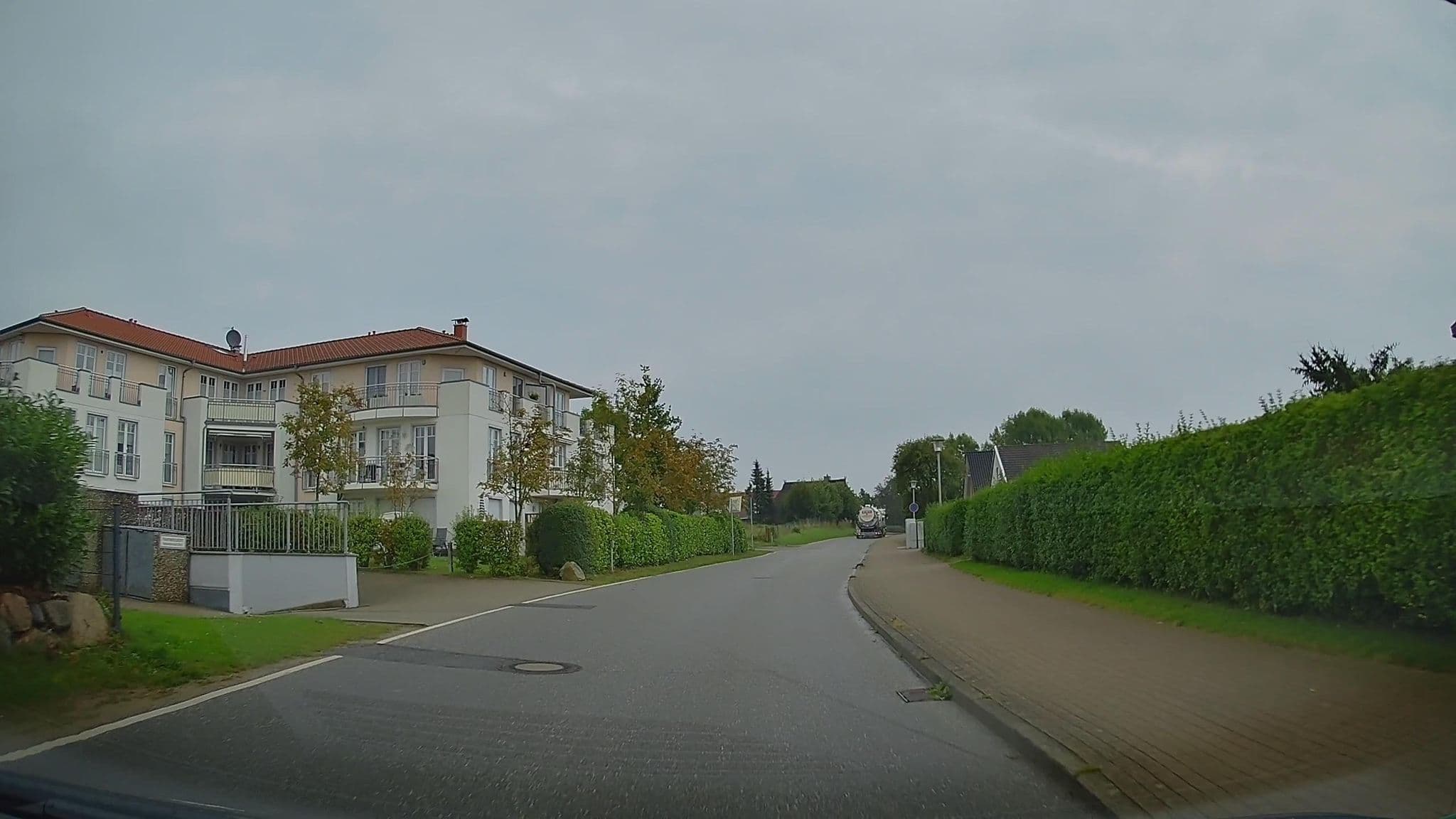 Street view near Achtern Dieck, Ostseebad Boltenhagen — © hendel (CC BY-SA · Mapillary)